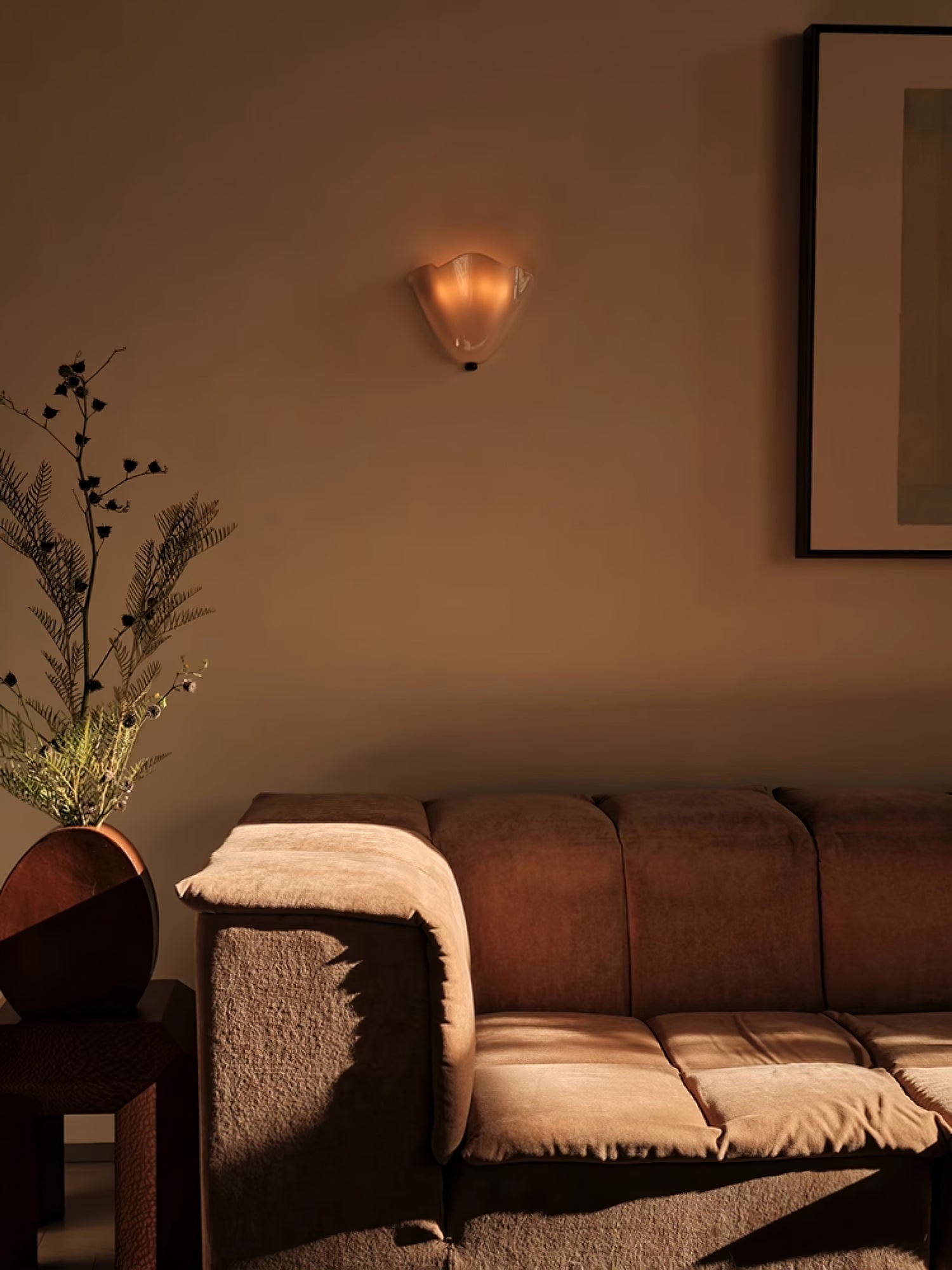 Petal Shell Wall Light
