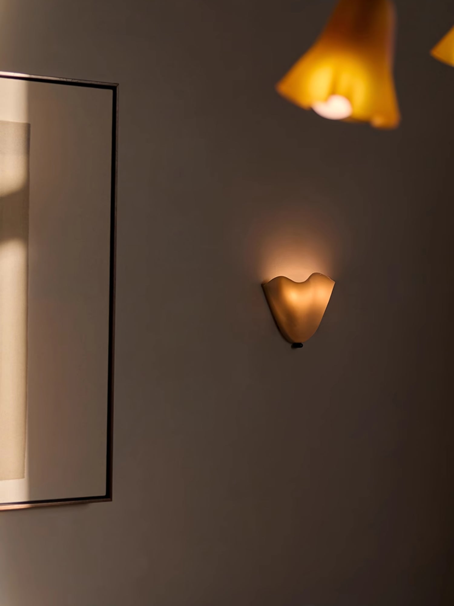 Petal Shell Wall Light