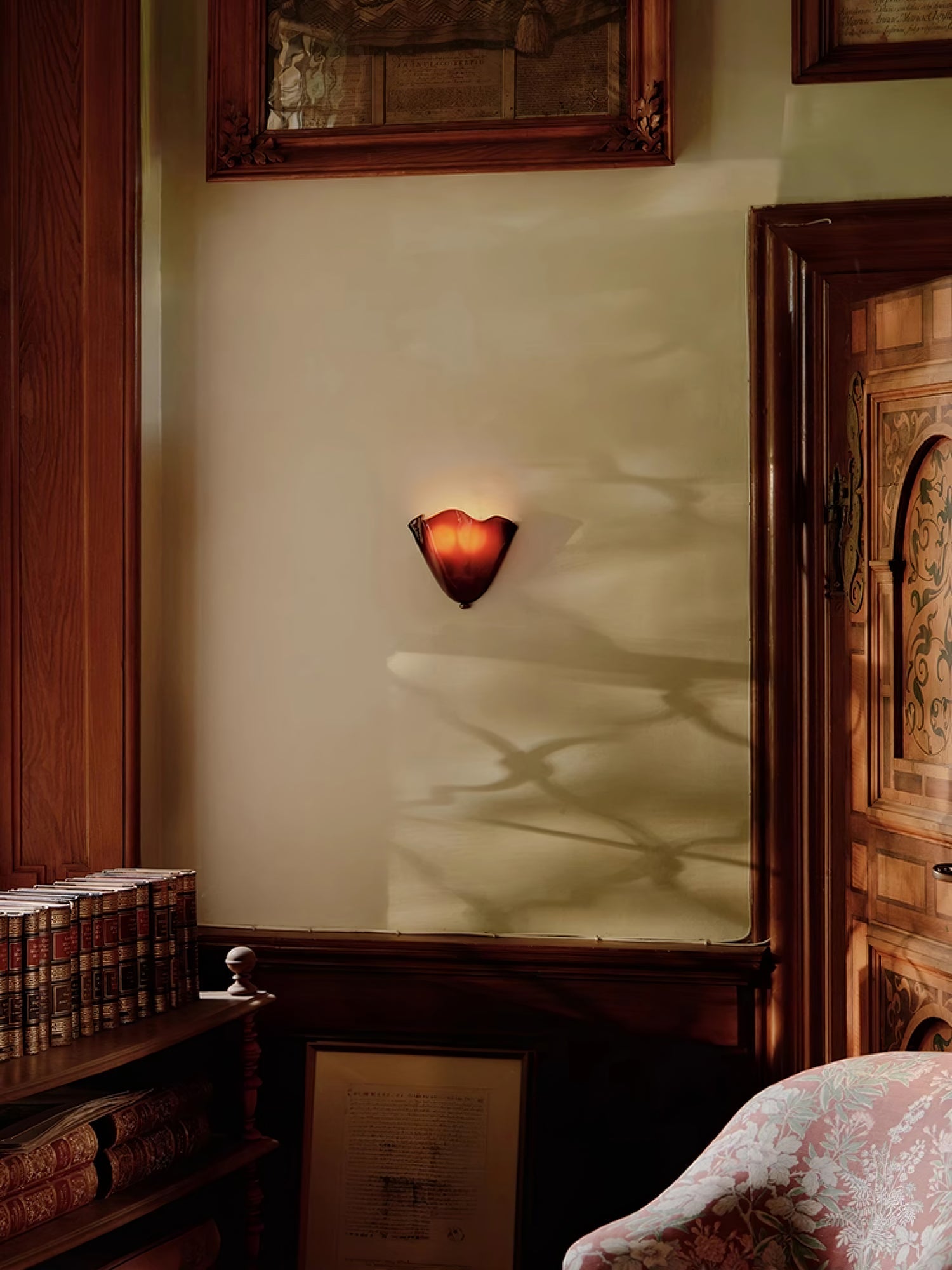 Petal Shell Wall Light