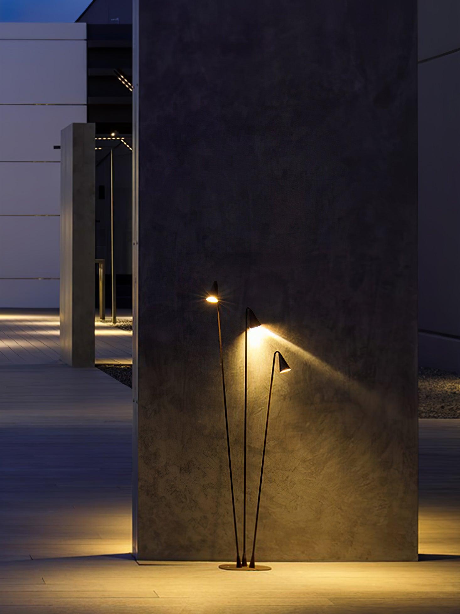 Tapered Stem Garden Floor Lamp