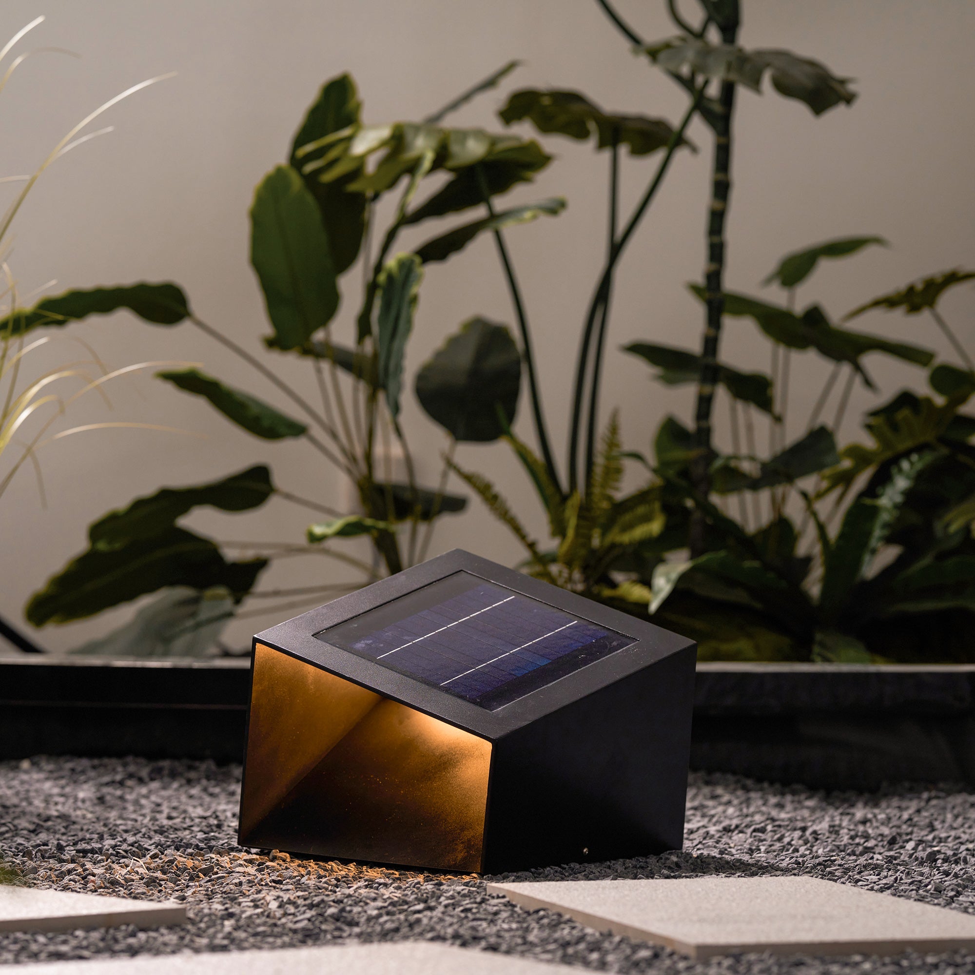 Compact Solar Border Cube Light