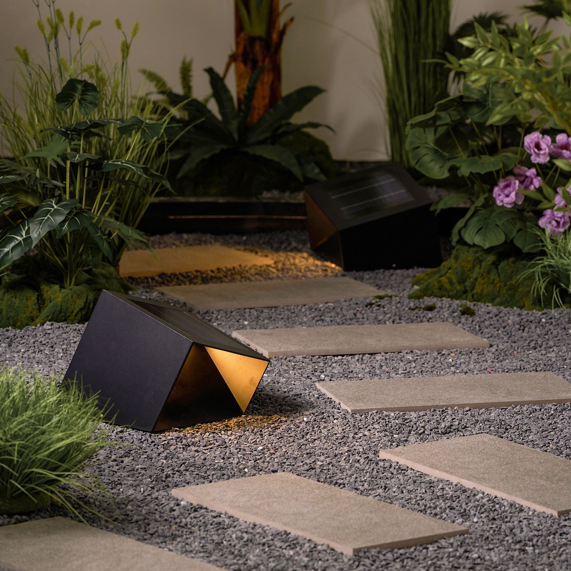 Compact Solar Border Cube Light
