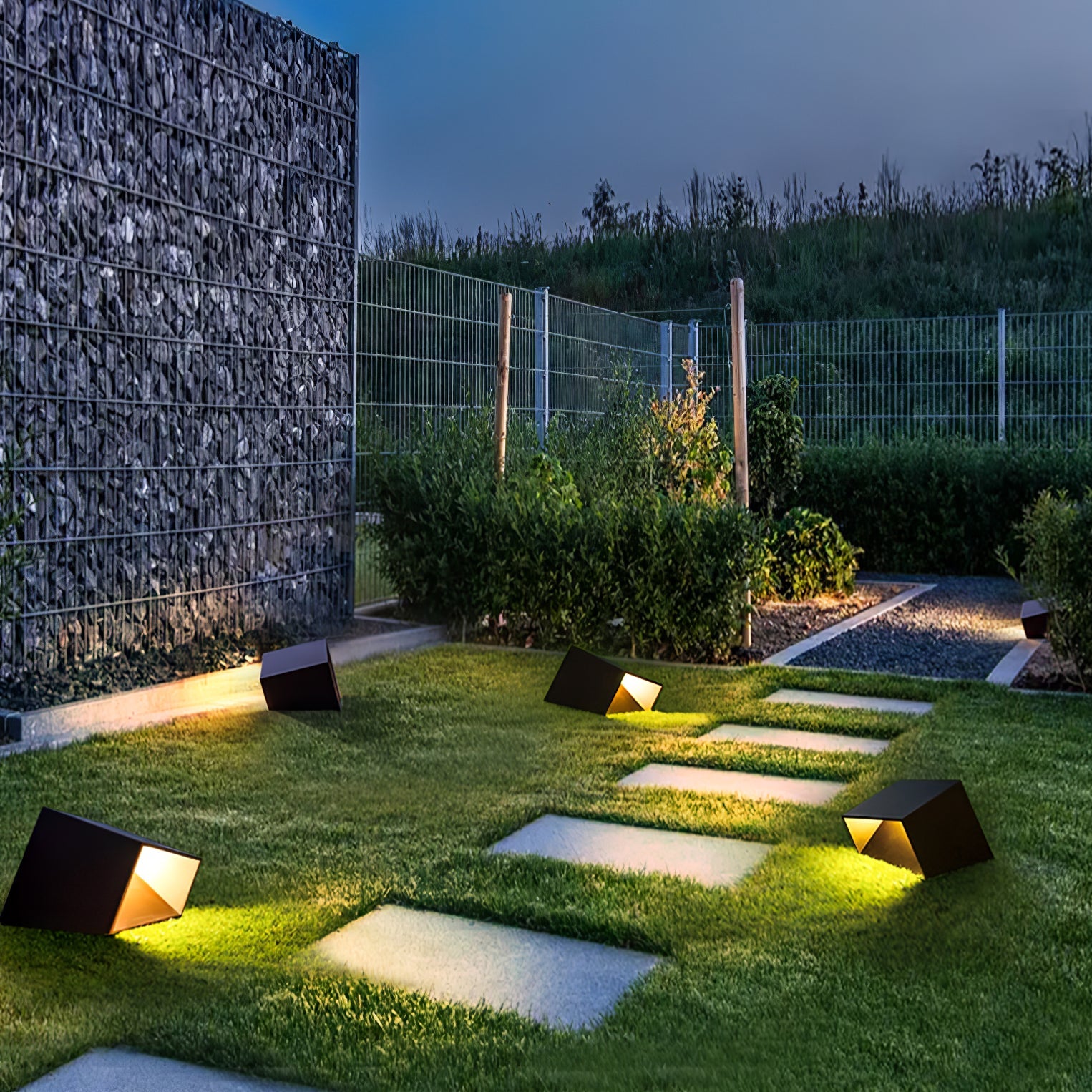 Compact Solar Border Cube Light
