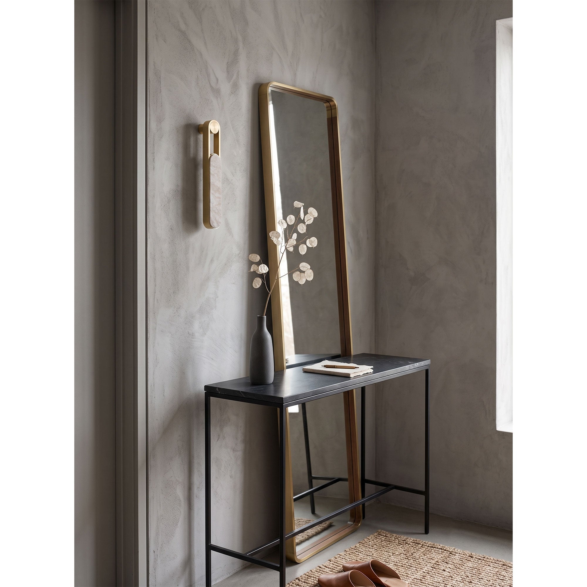 Linear Column Alabaster Vanity Sconce