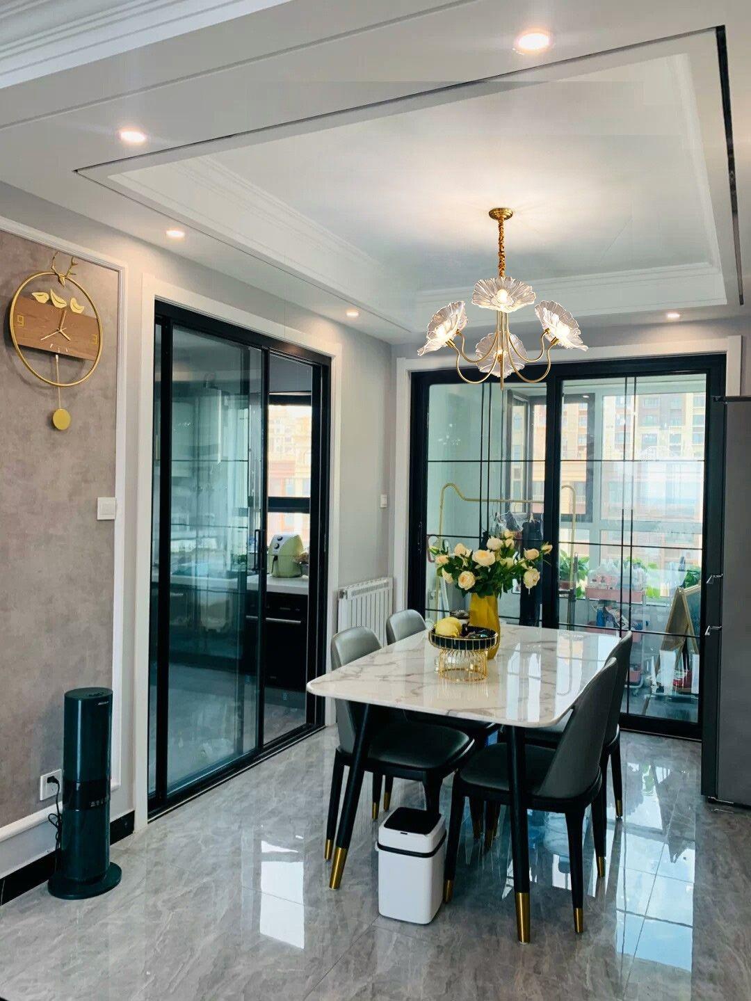 Verdal Frosted Leaf Chandelier