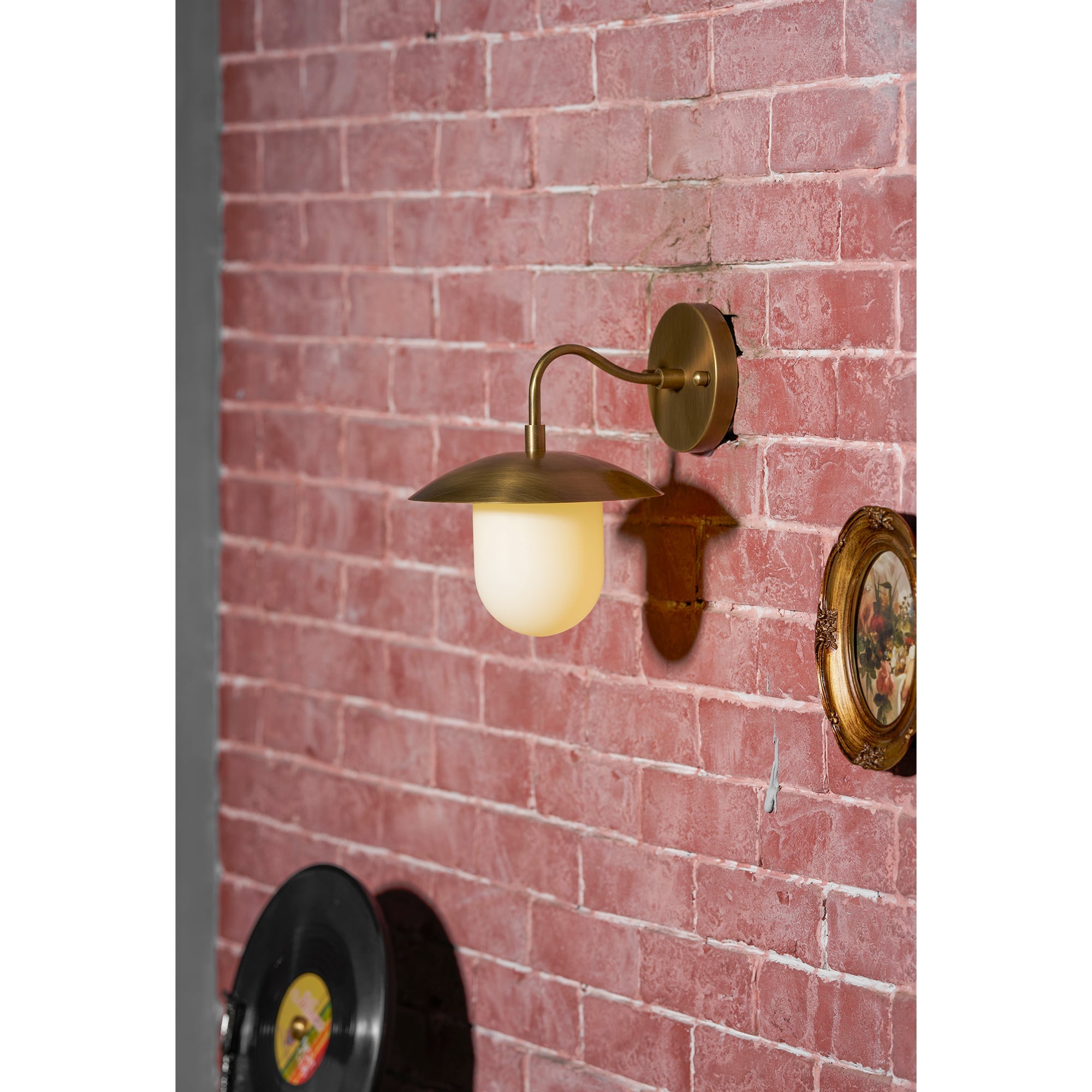 Coupe Opal Dish Sconce