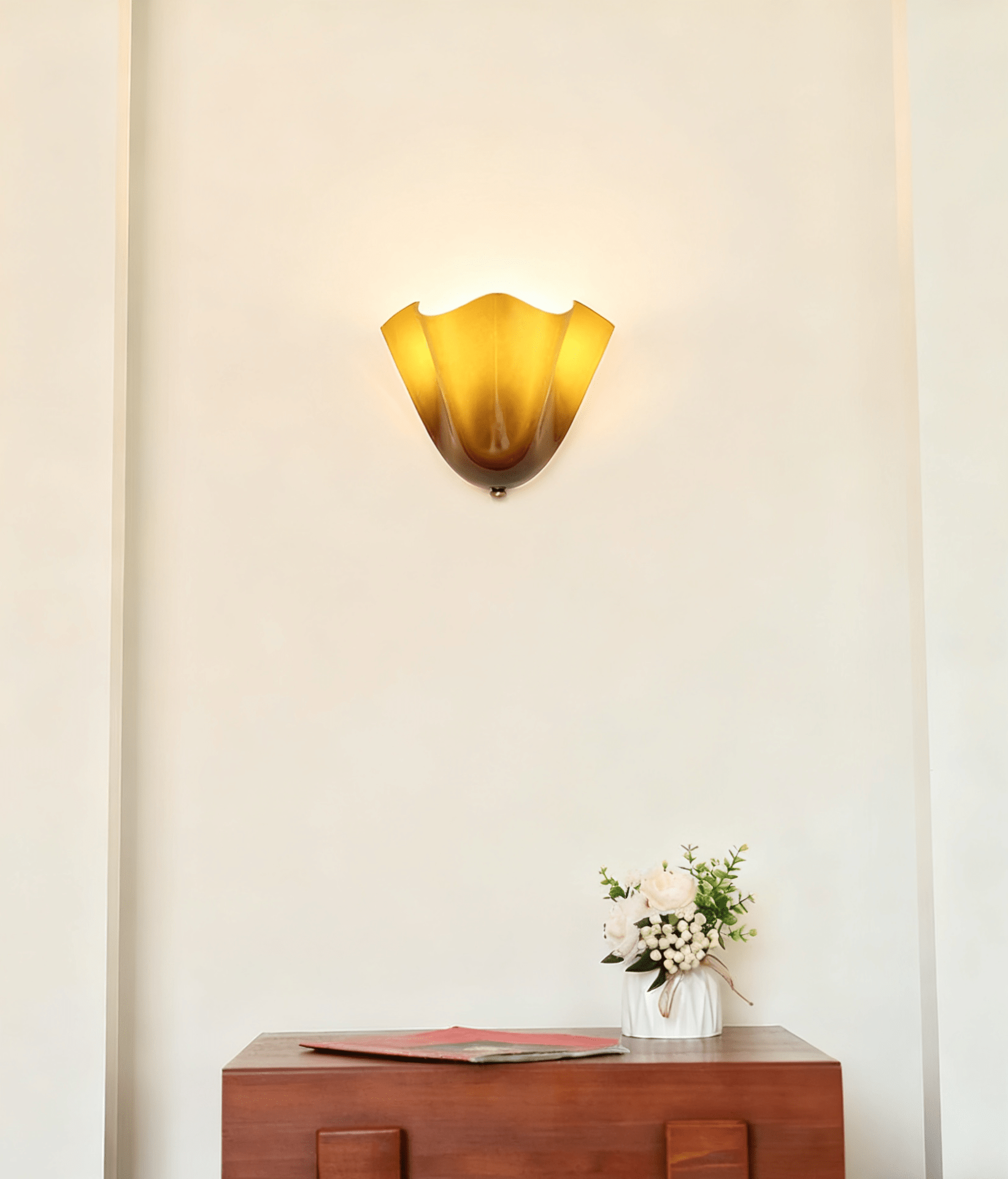 Petal Shell Wall Light