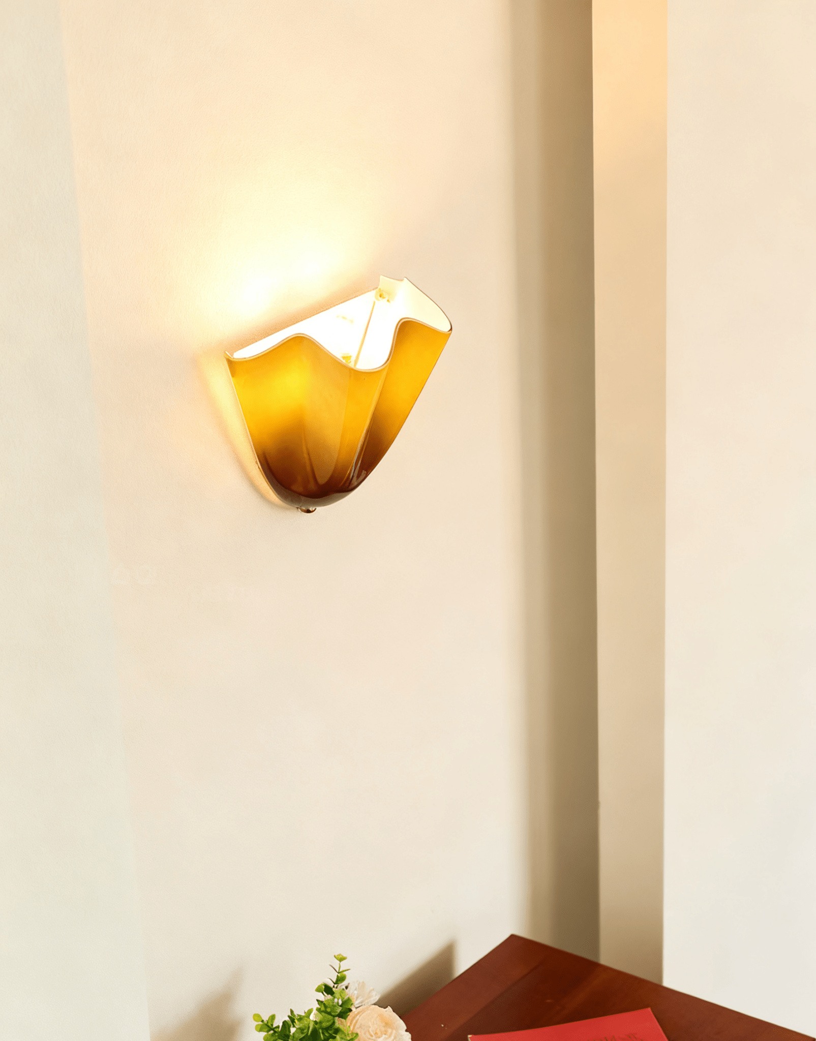 Petal Shell Wall Light