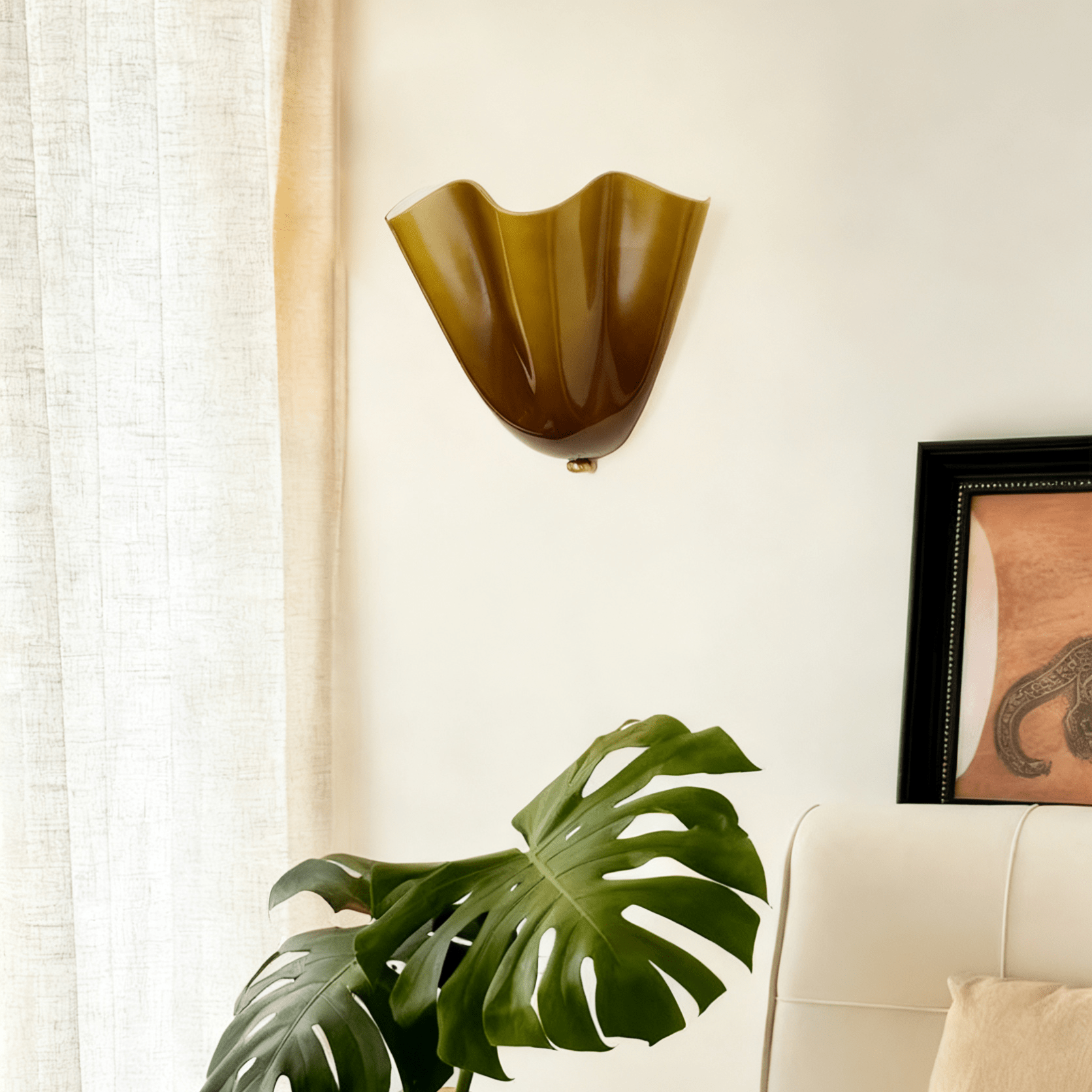 Petal Shell Wall Light
