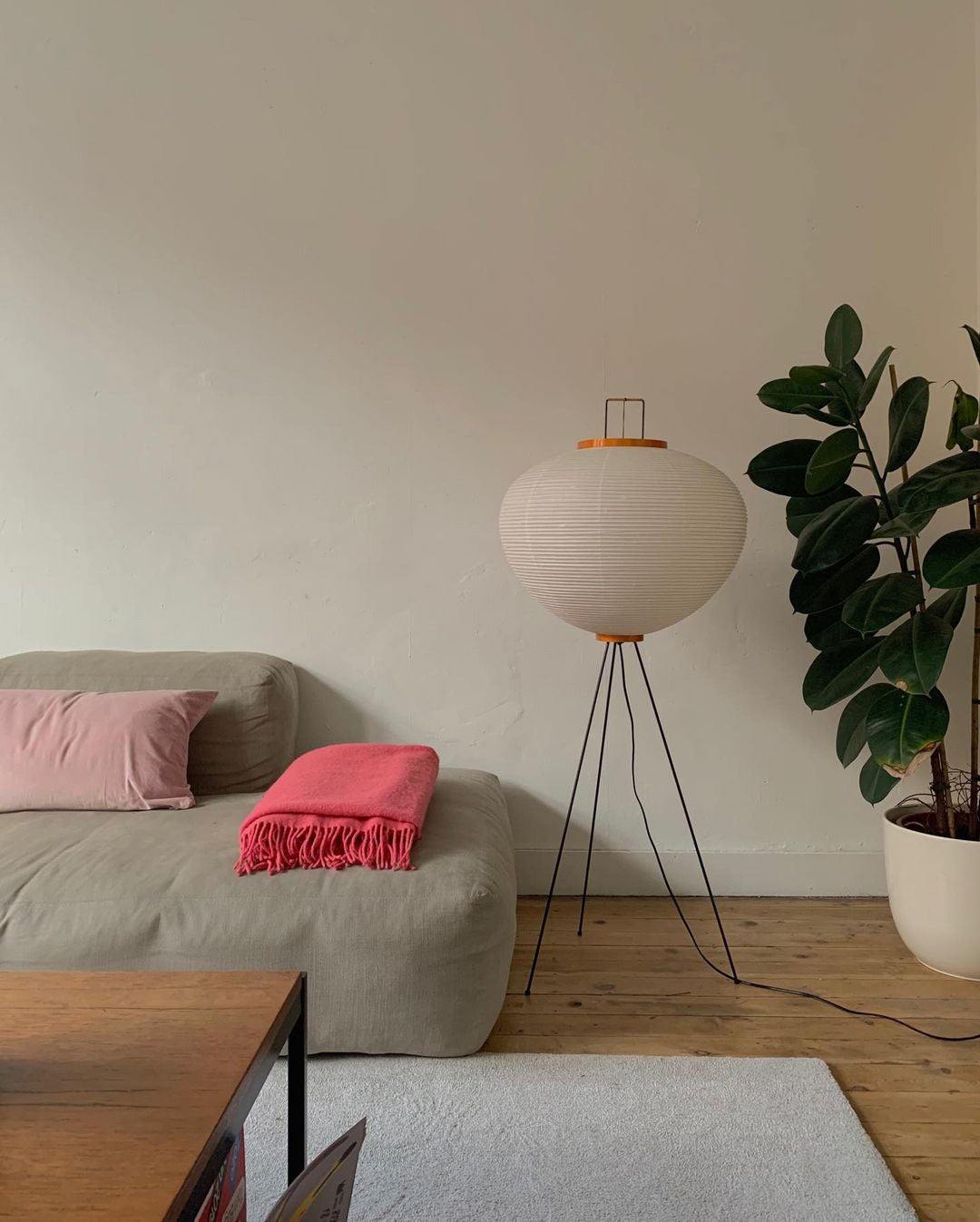 Nagare Mulberry Paper Floor Lamp