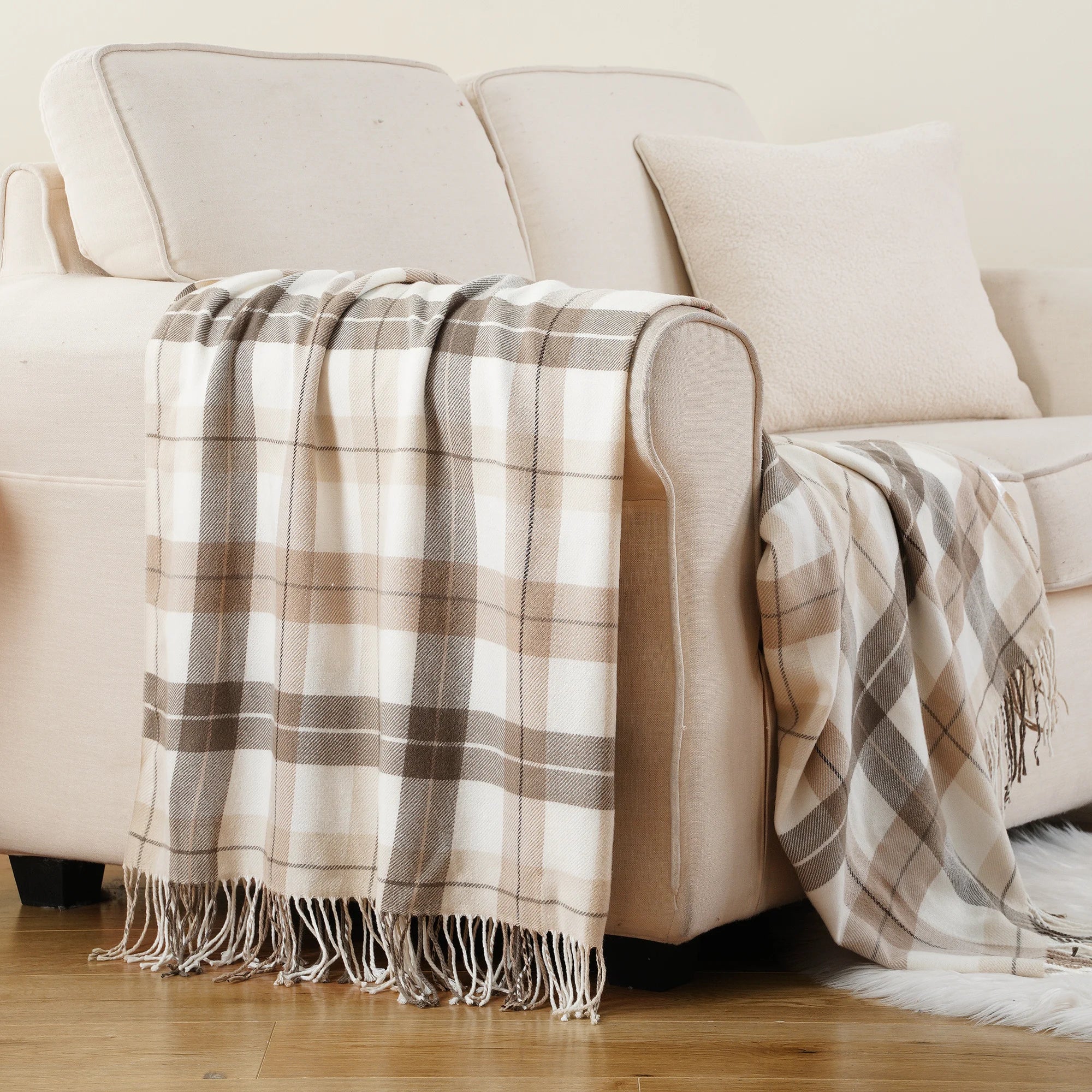Elden Plaid Tasselled Throw
