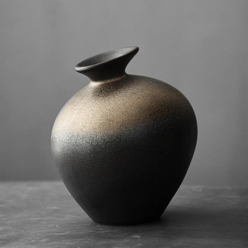 Basalt Coarse Terracotta Vase