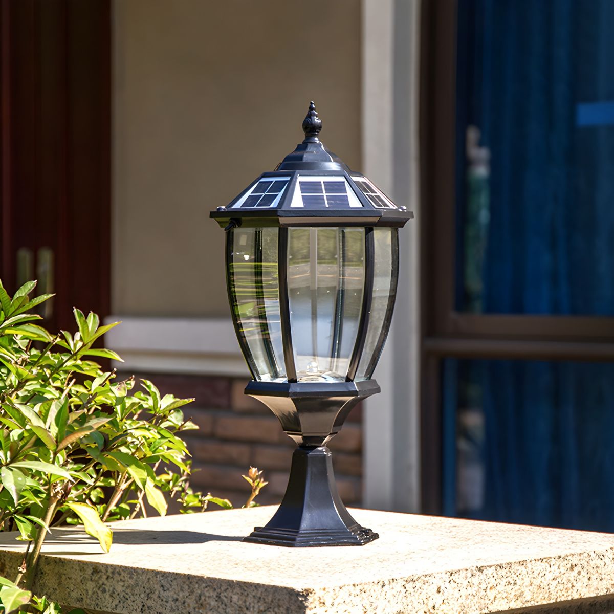 Classic Solar Coach Lantern