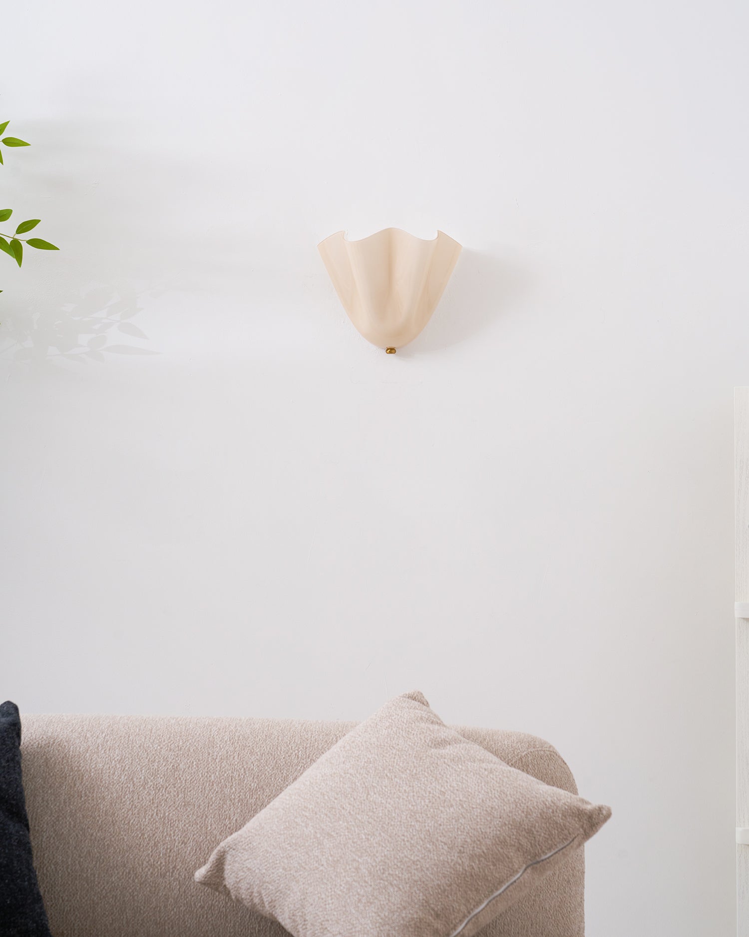 Petal Shell Wall Light