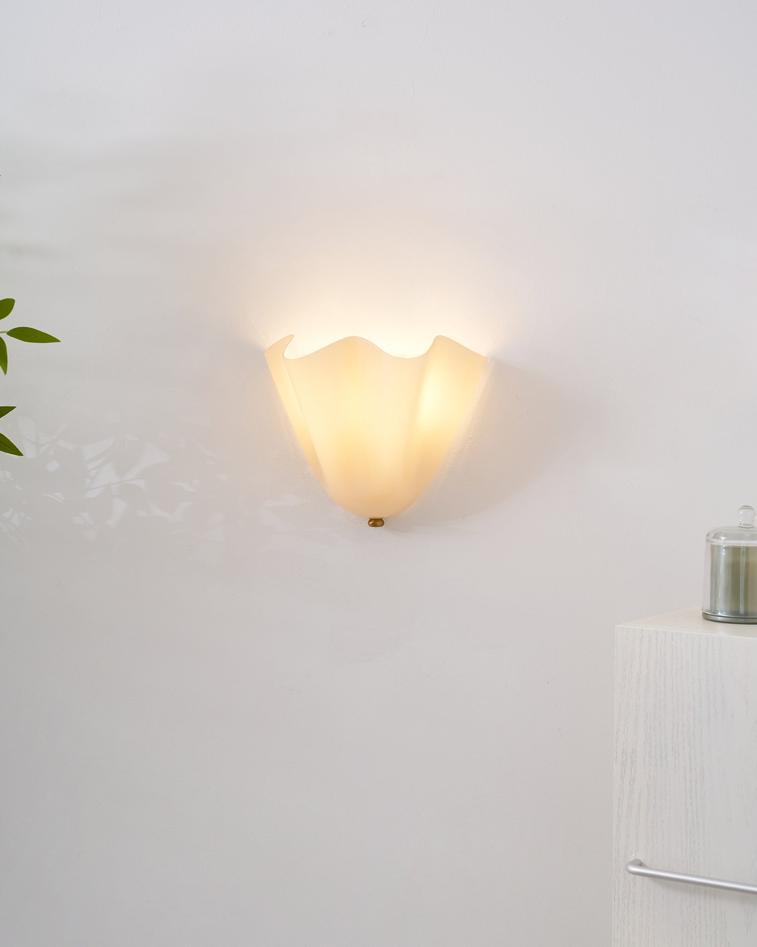 Petal Shell Wall Light