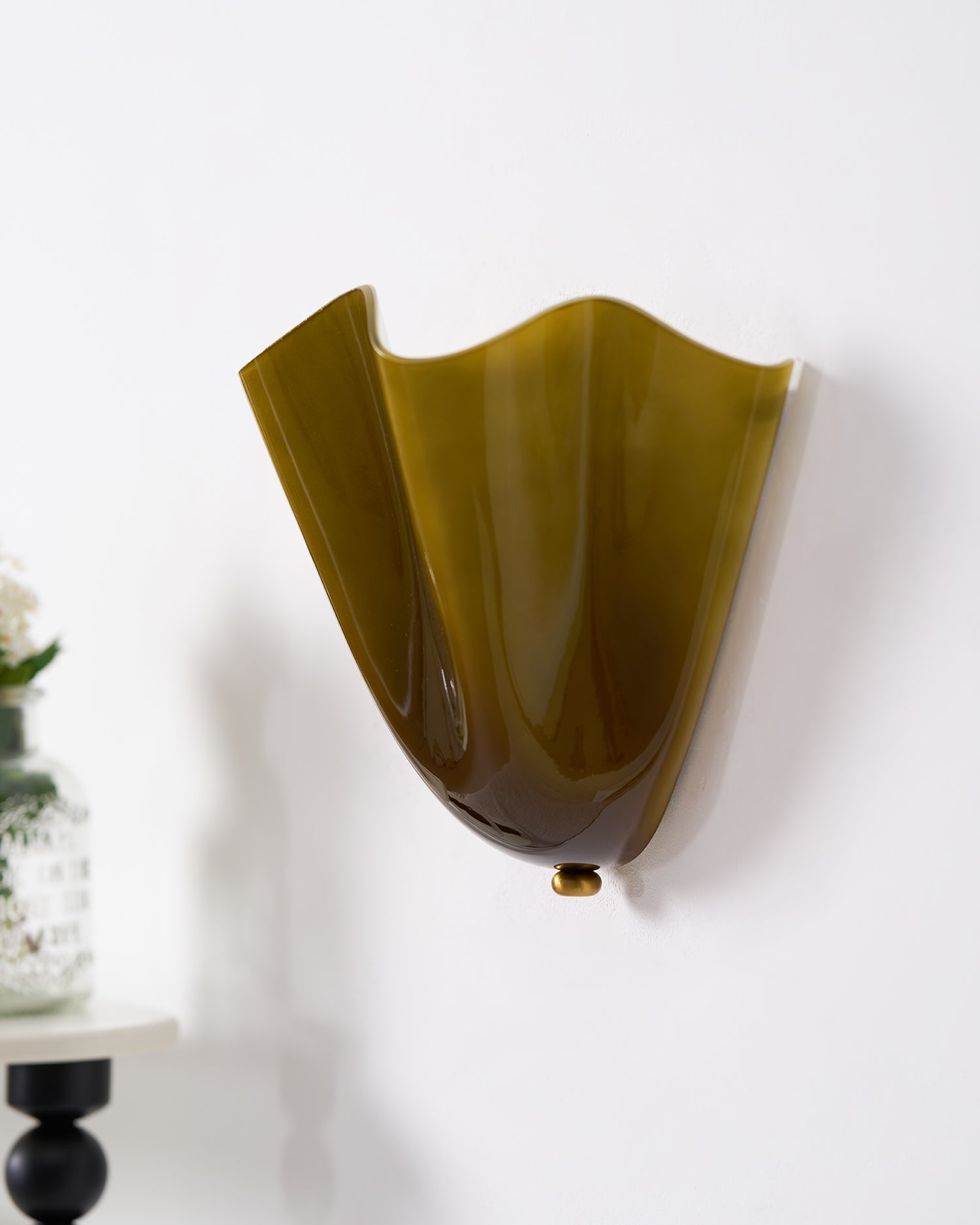 Petal Shell Wall Light