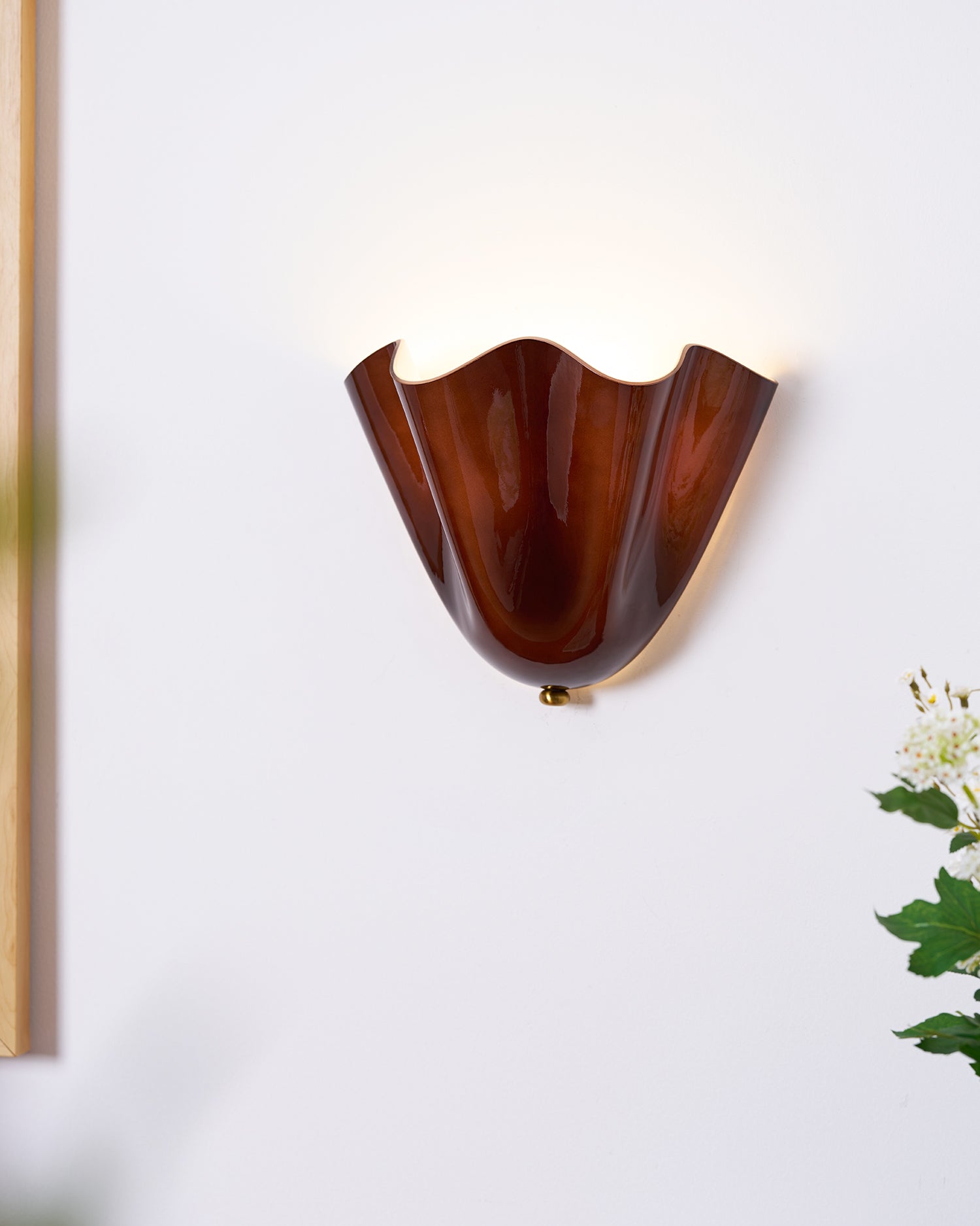 Petal Shell Wall Light
