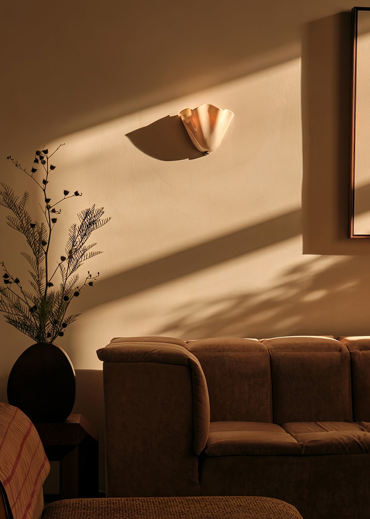 Petal Shell Wall Light