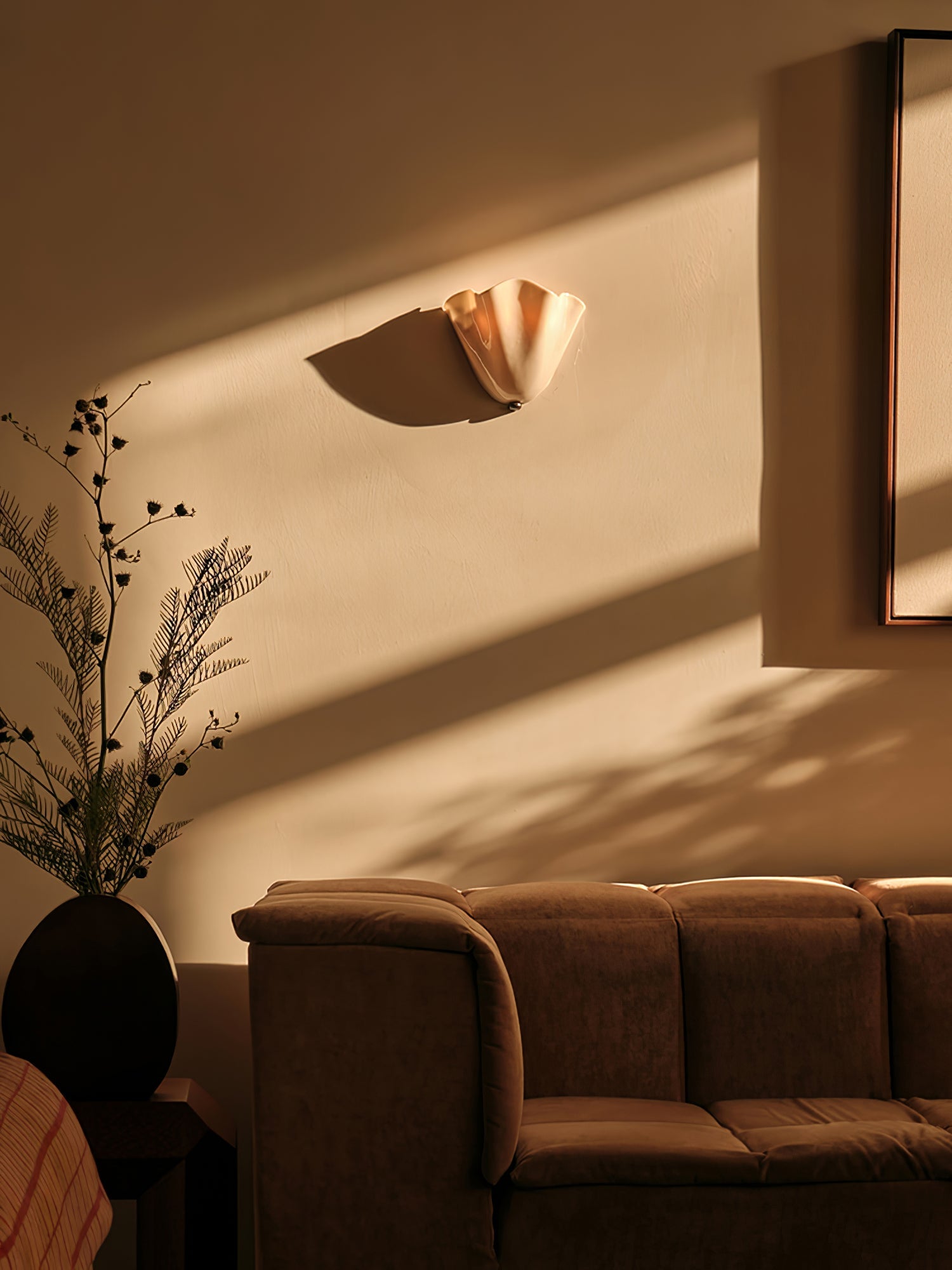 Petal Shell Wall Light
