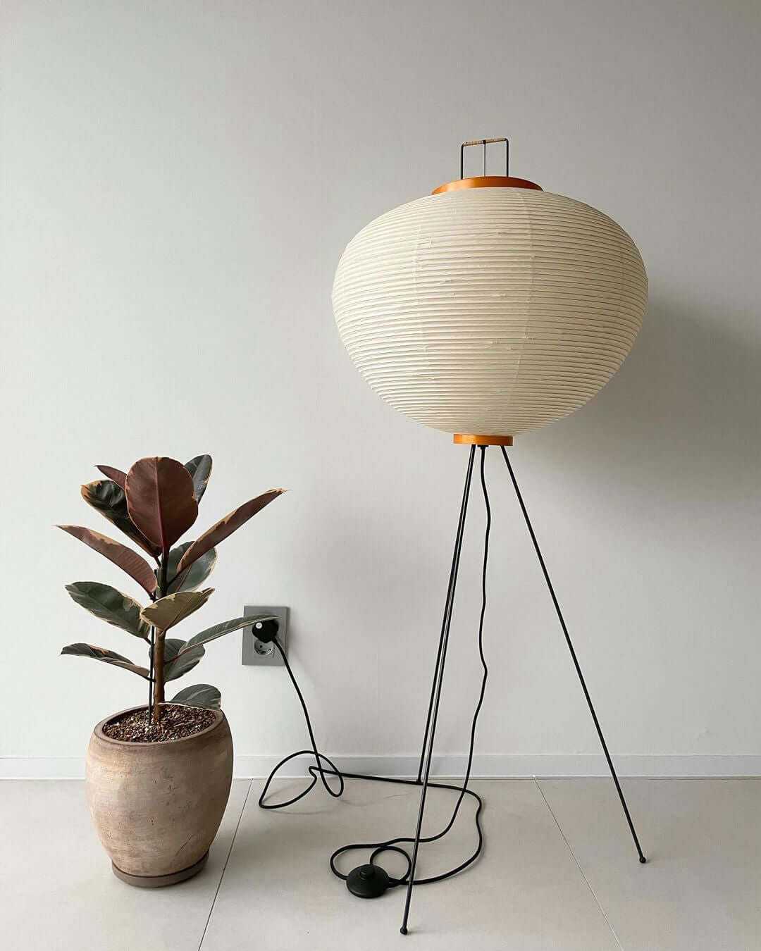 Nagare Mulberry Paper Floor Lamp