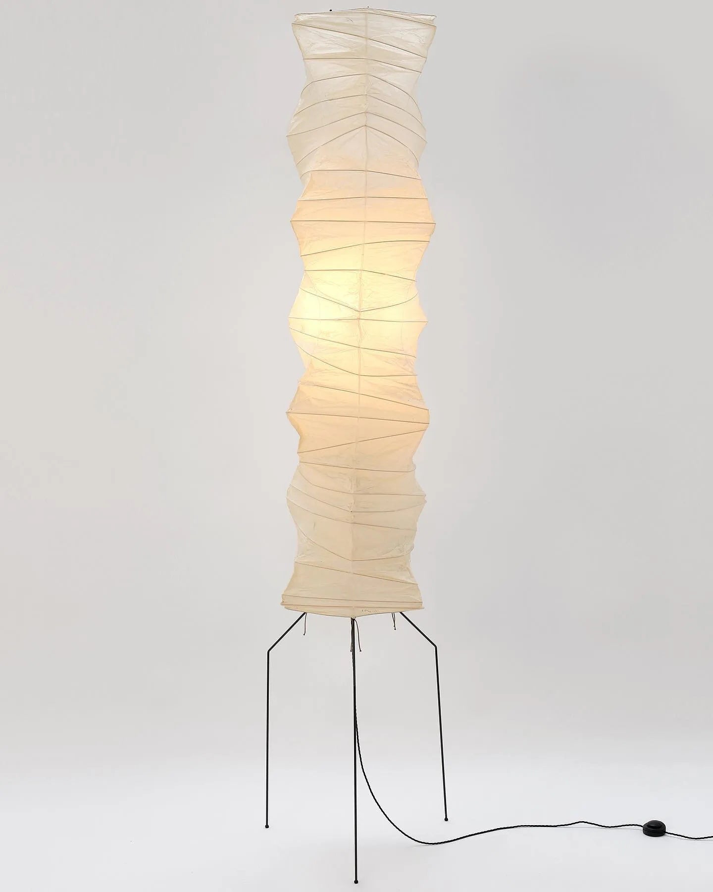 Nagare Mulberry Paper Floor Lamp
