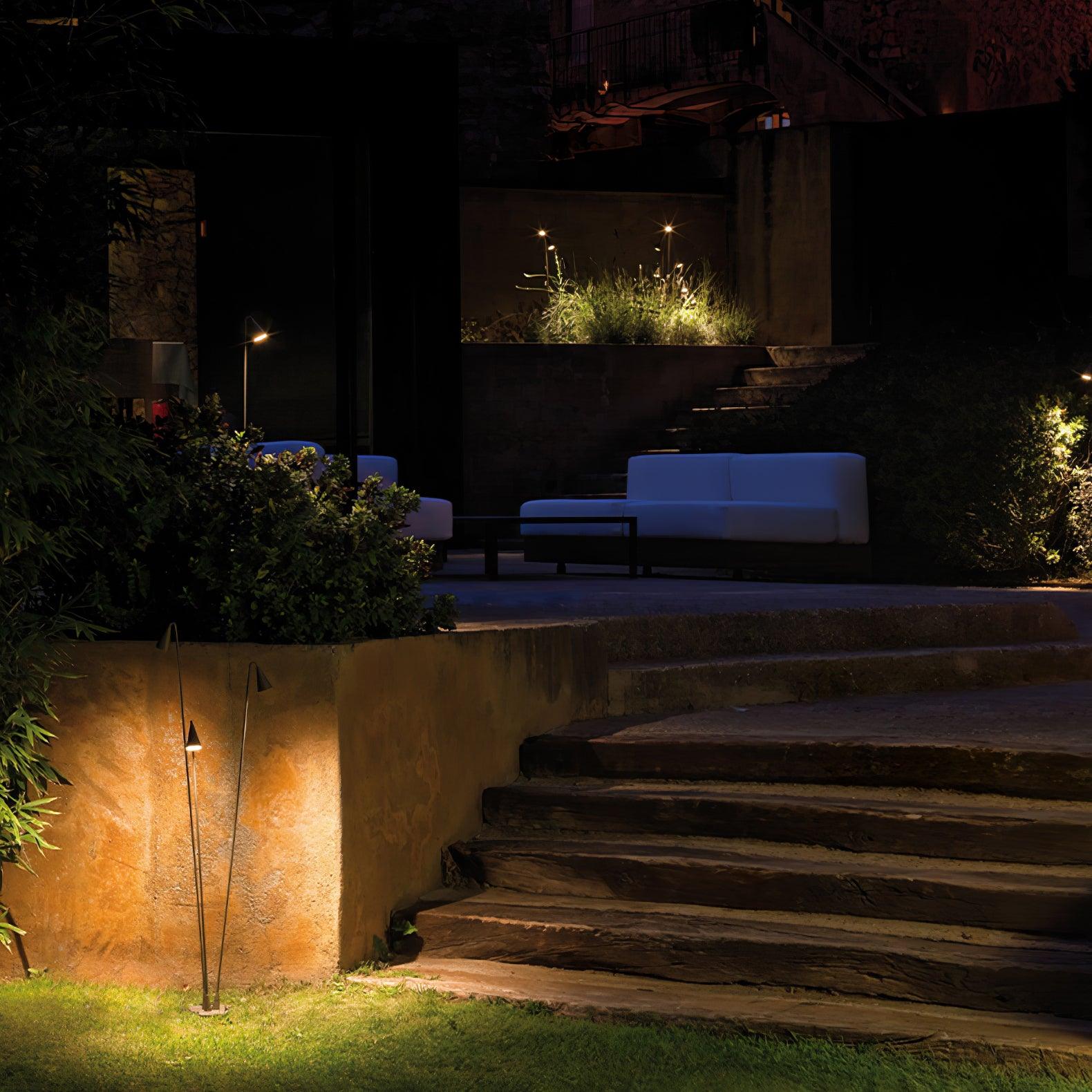 Tapered Stem Garden Floor Lamp