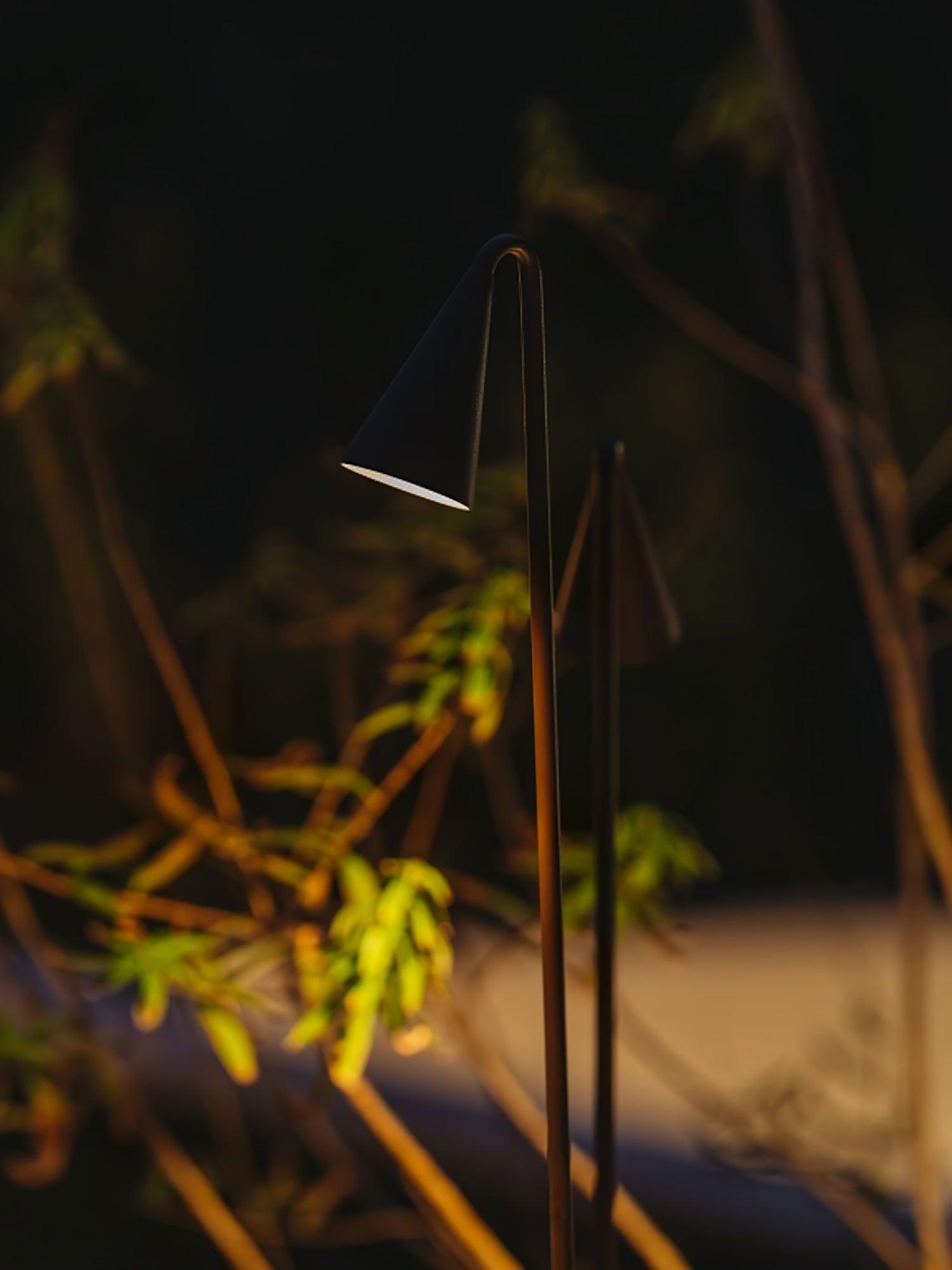 Tapered Stem Garden Floor Lamp