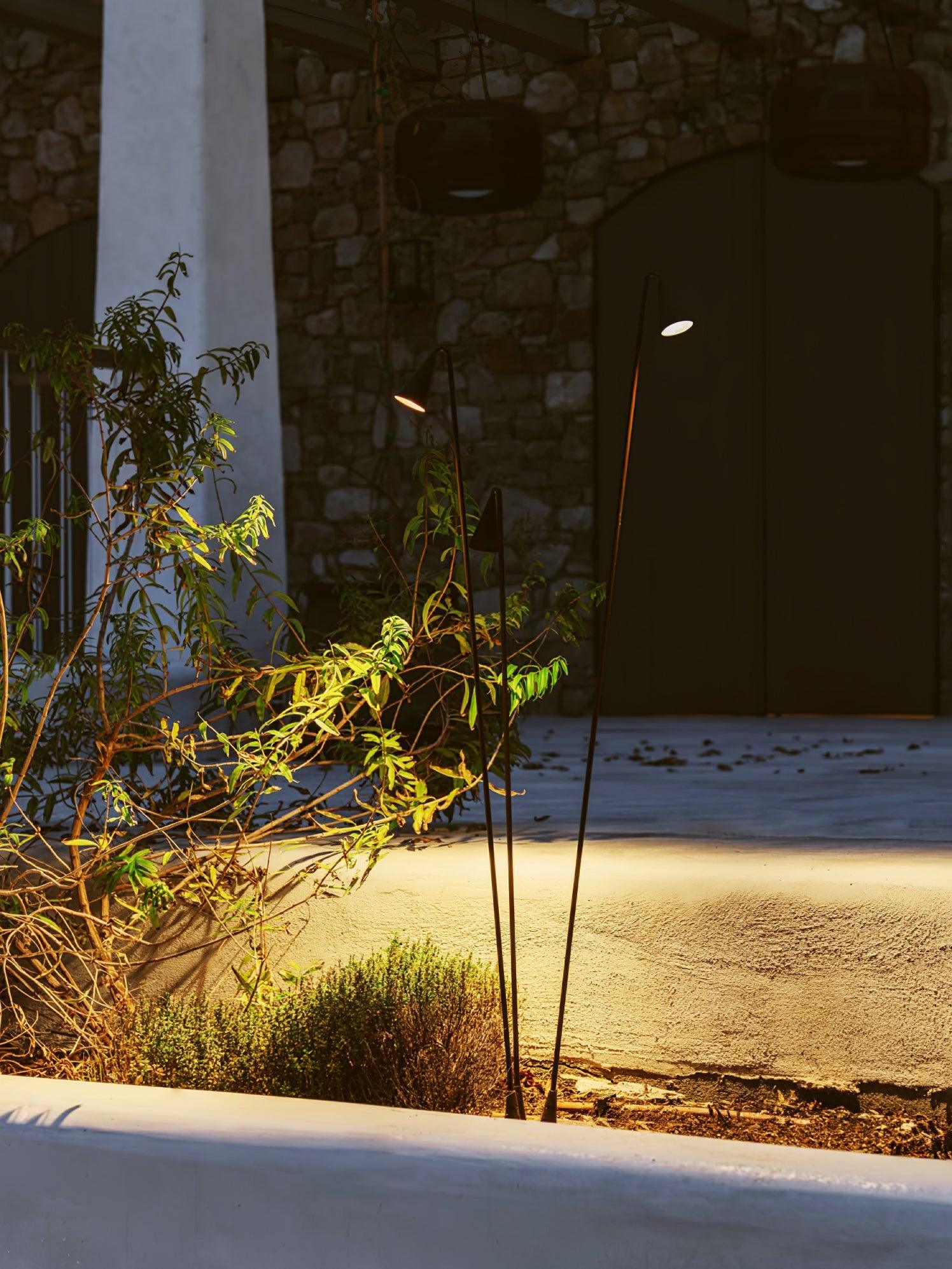 Tapered Stem Garden Floor Lamp