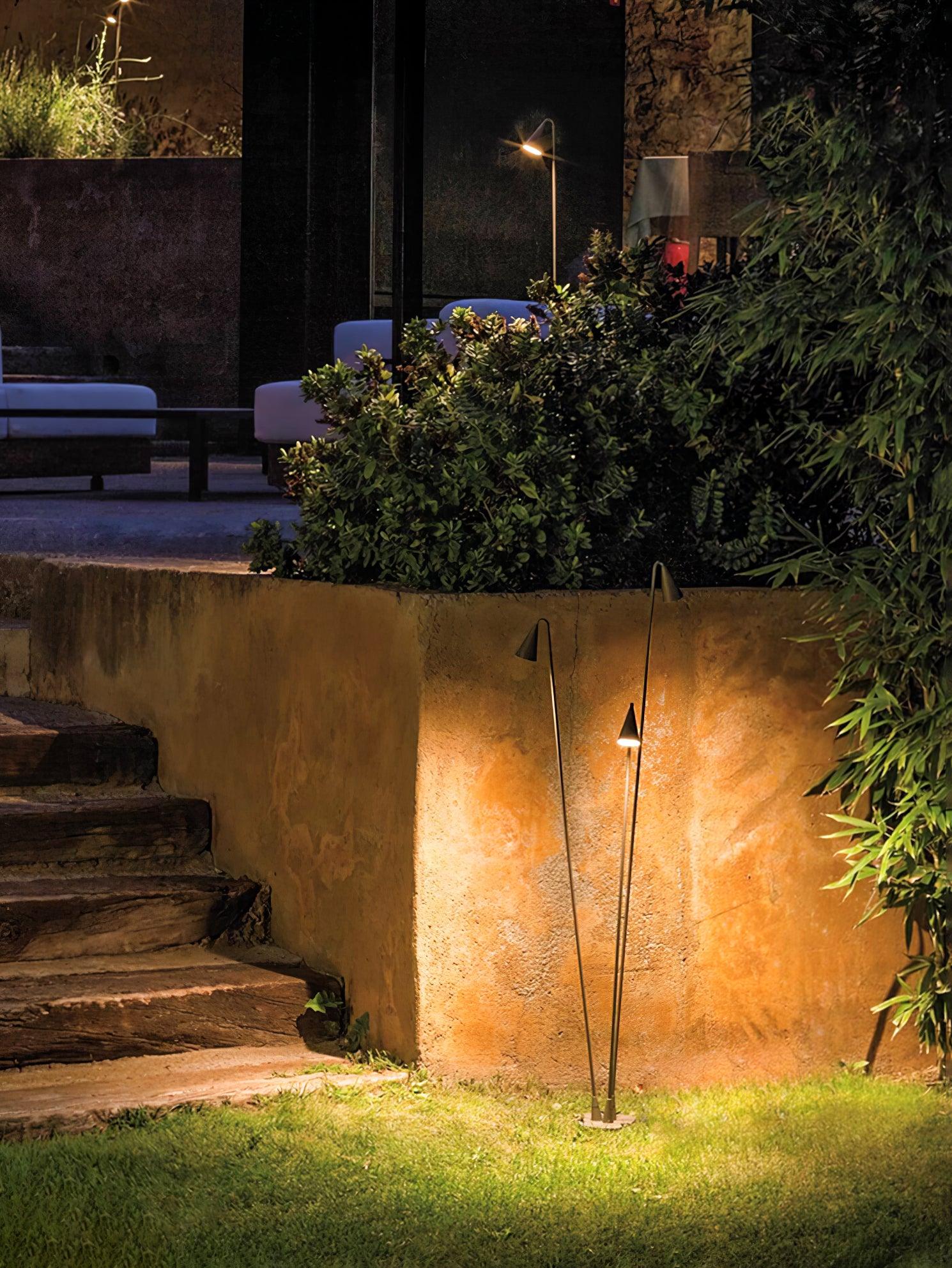 Tapered Stem Garden Floor Lamp