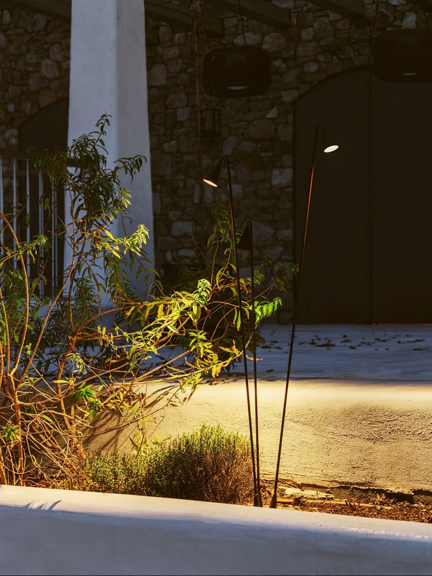Tapered Stem Garden Floor Lamp