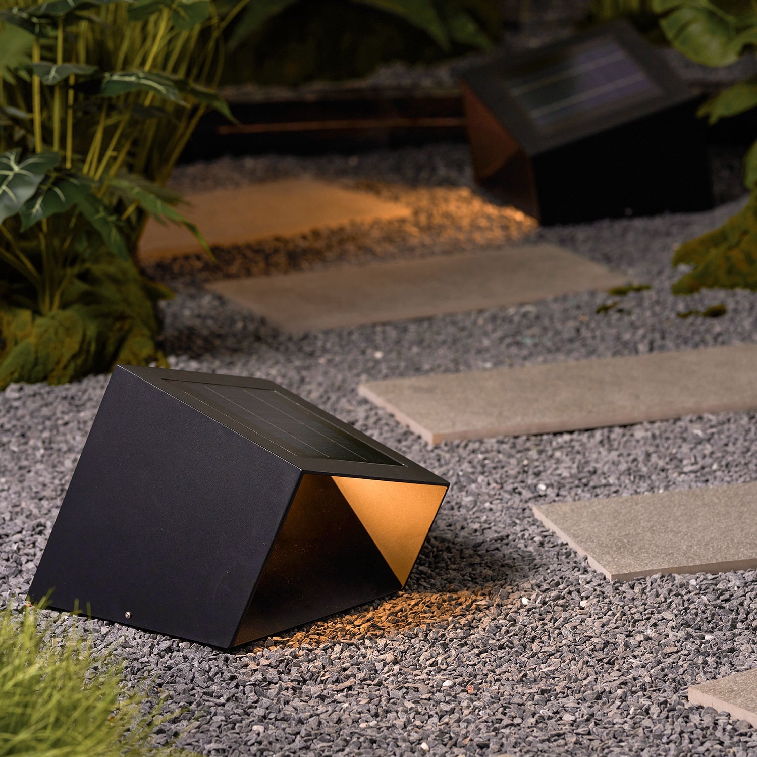 Compact Solar Border Cube Light