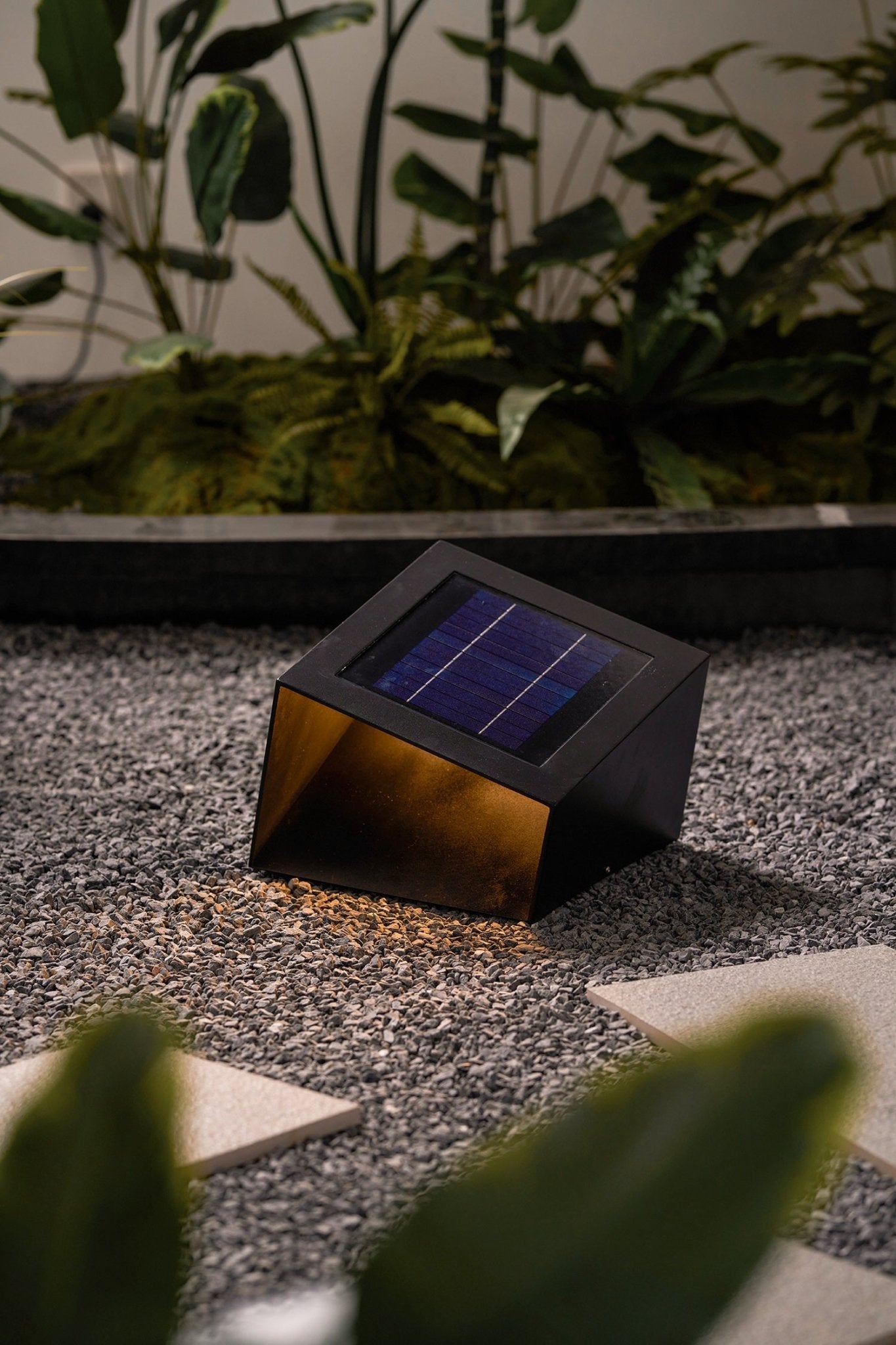 Compact Solar Border Cube Light