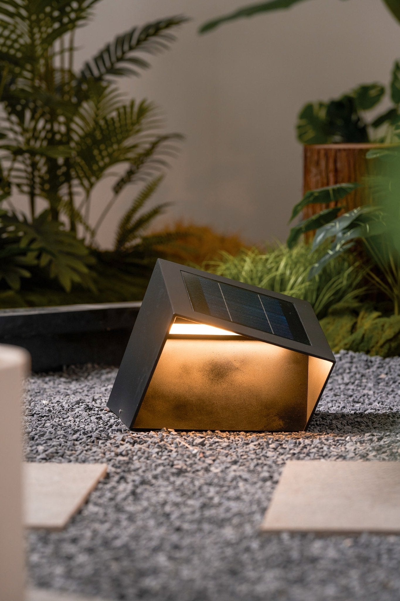 Compact Solar Border Cube Light