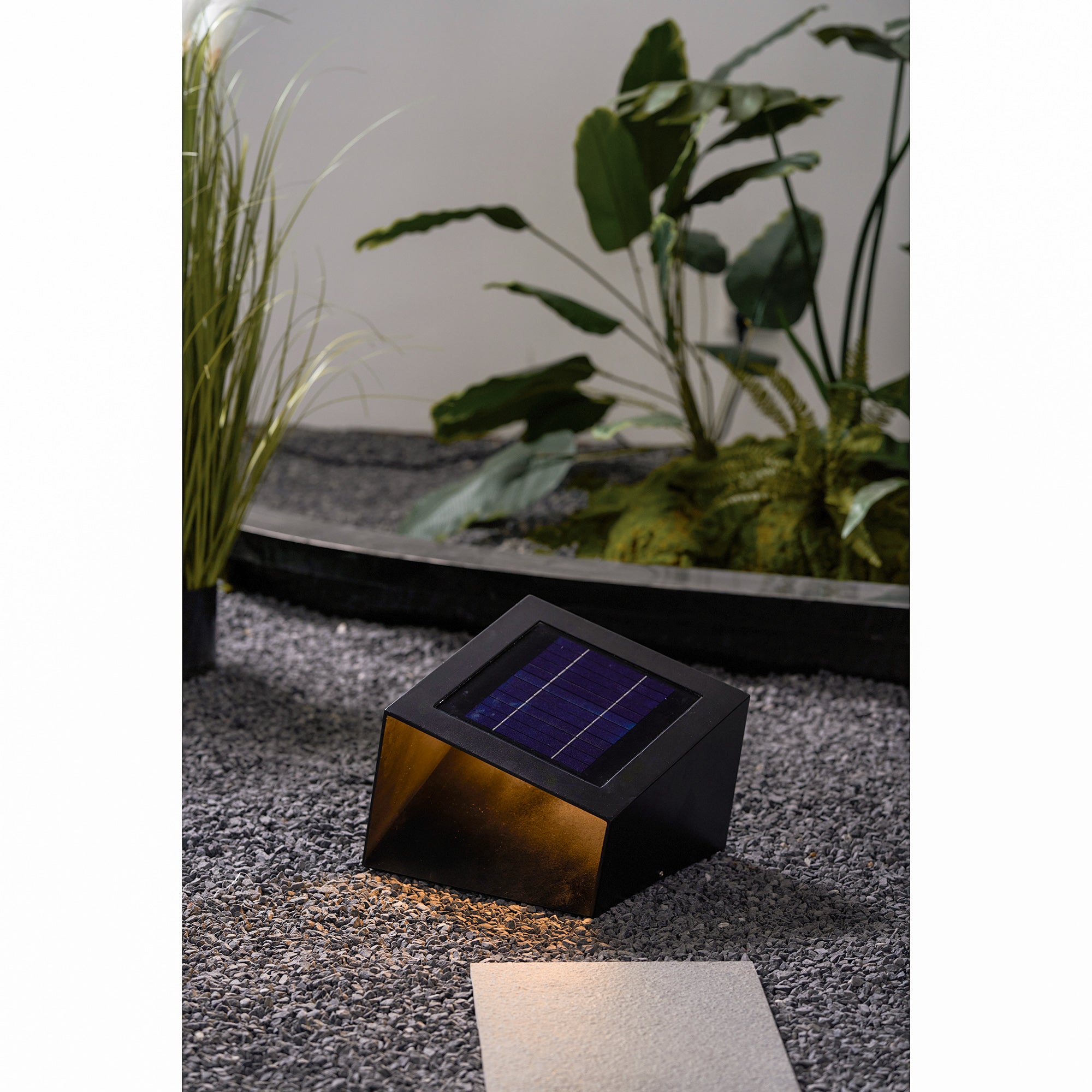 Compact Solar Border Cube Light
