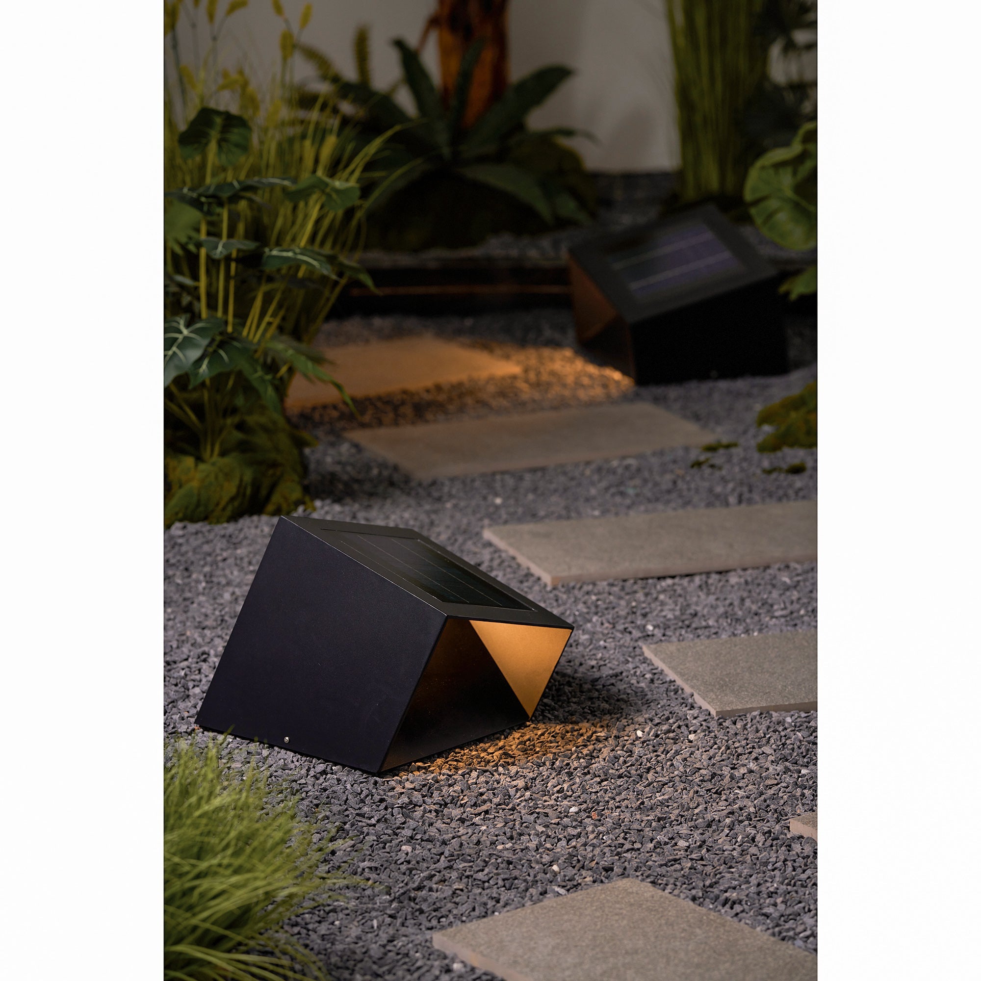 Compact Solar Border Cube Light