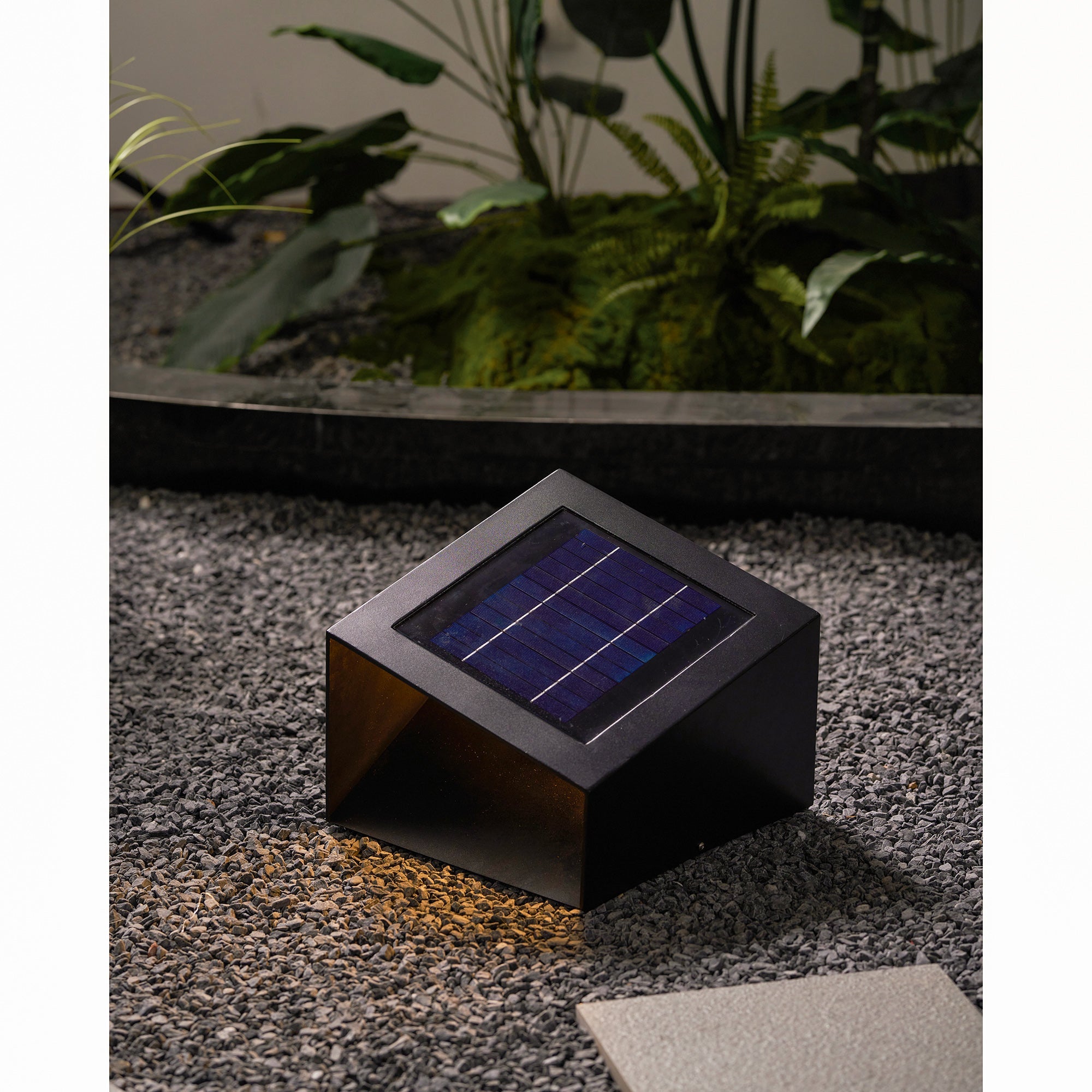 Compact Solar Border Cube Light