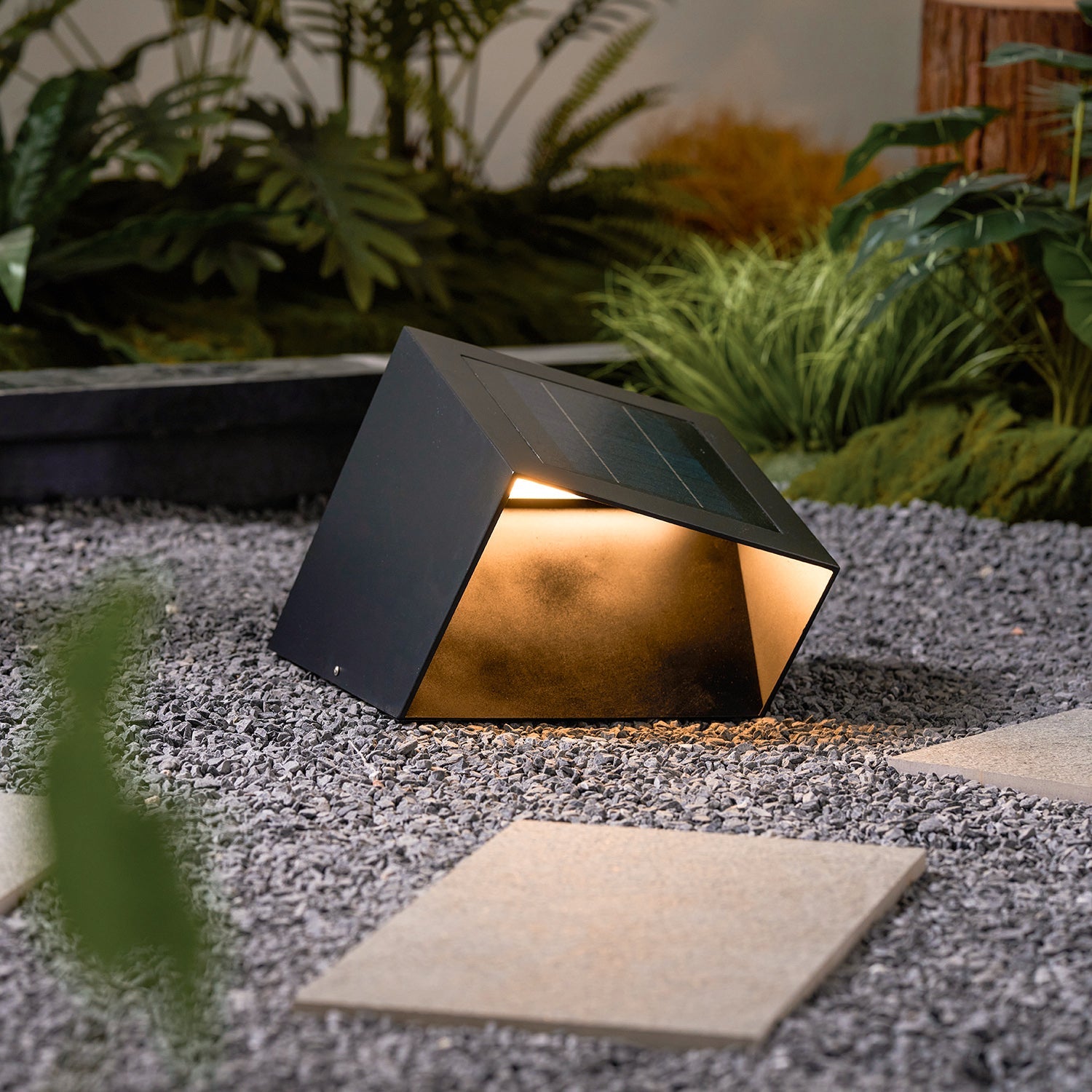 Compact Solar Border Cube Light