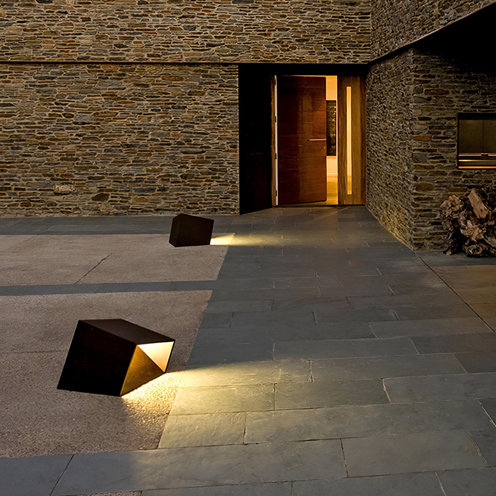 Compact Solar Border Cube Light