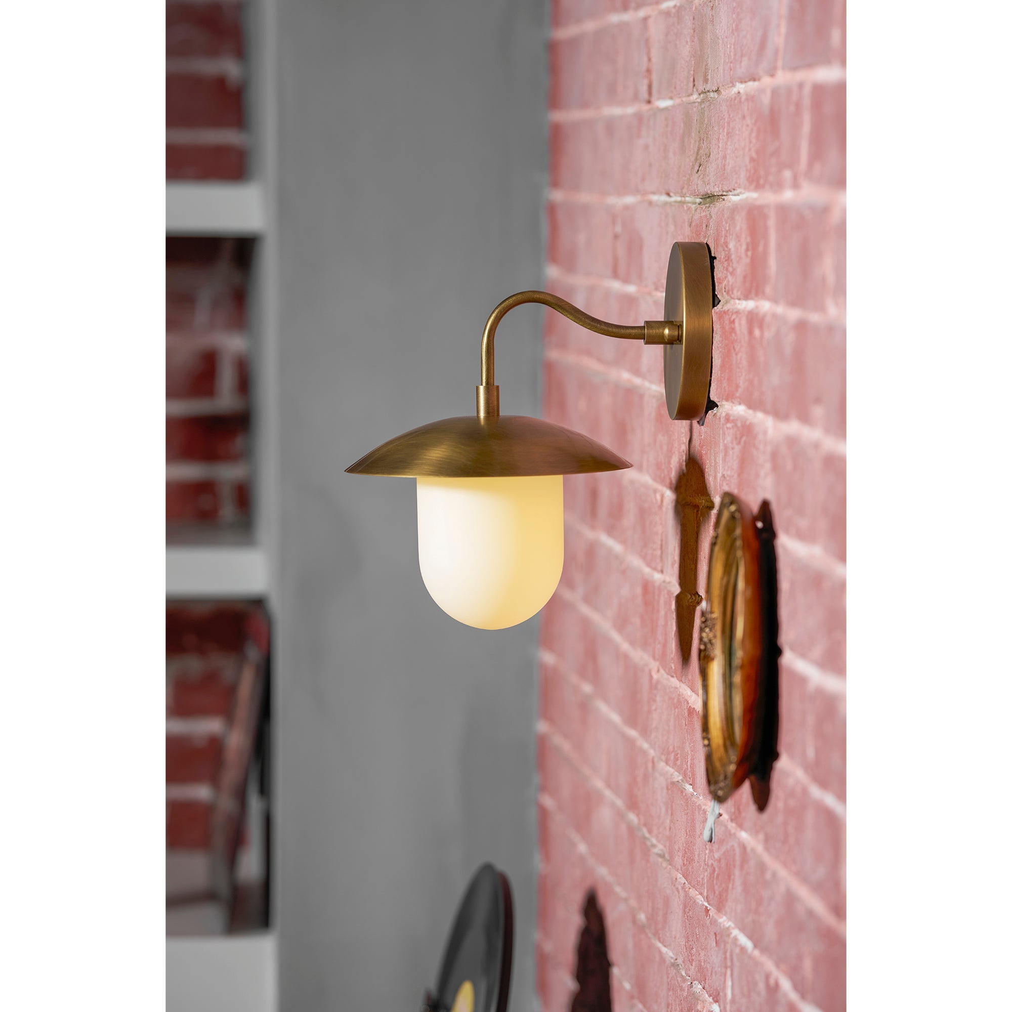 Coupe Opal Dish Sconce