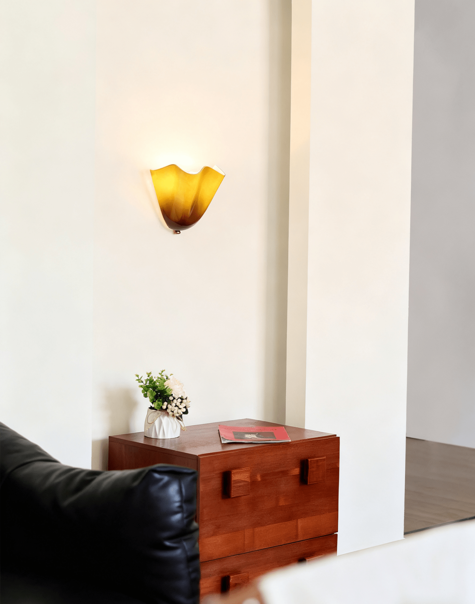 Petal Shell Wall Light