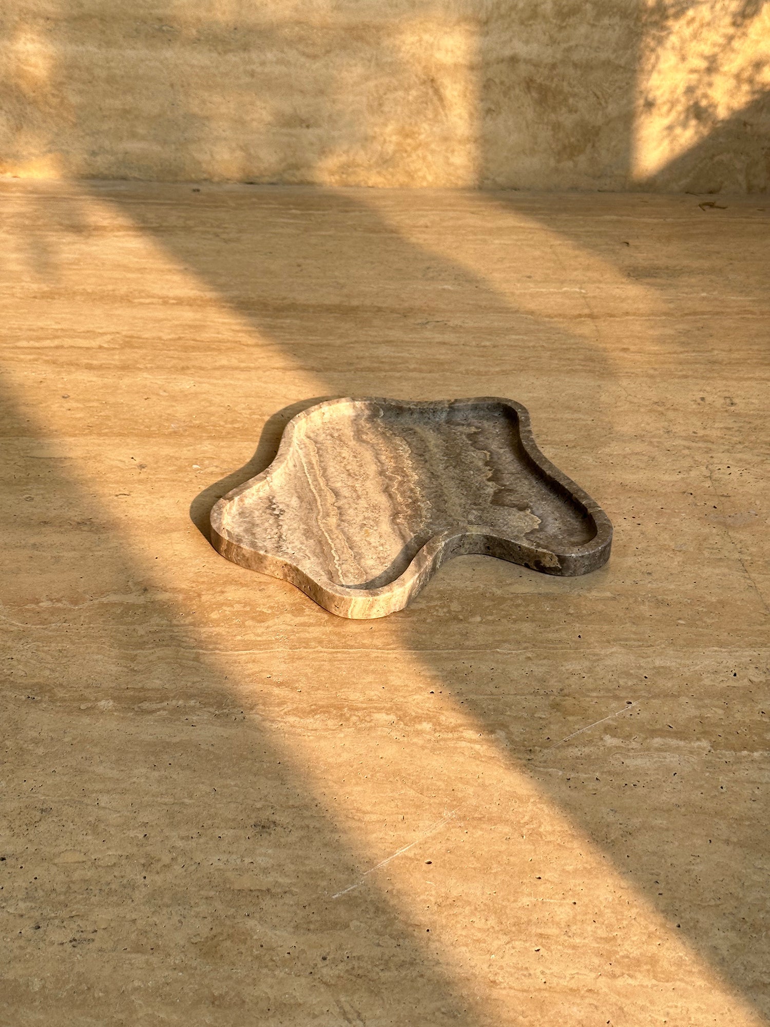 Wavy Edge Stone Catchall Tray