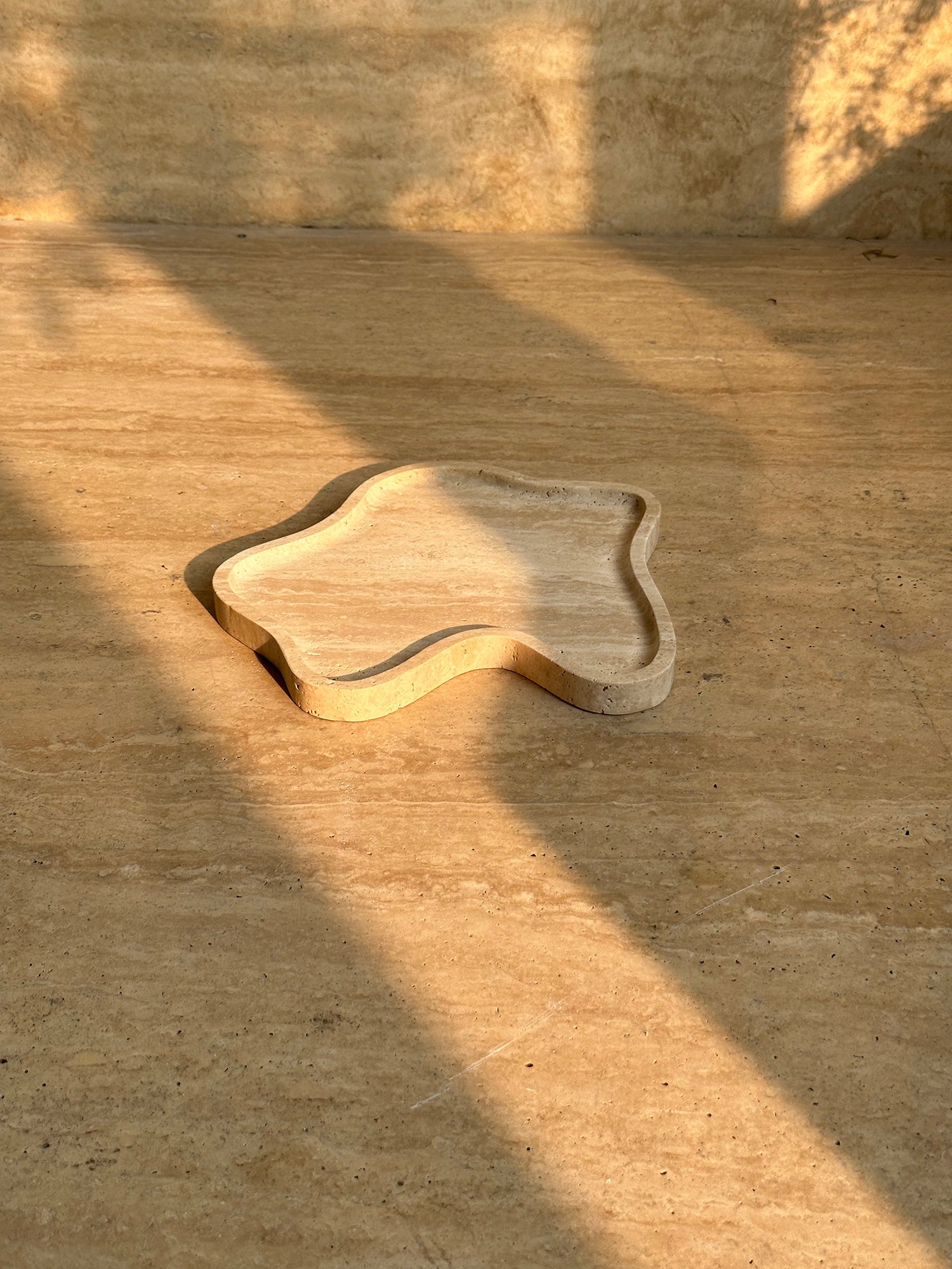 Wavy Edge Stone Catchall Tray