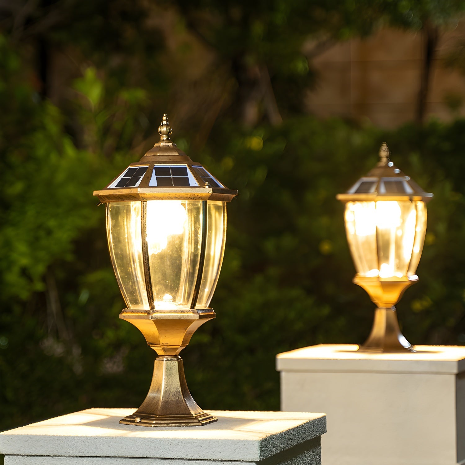 Classic Solar Coach Lantern