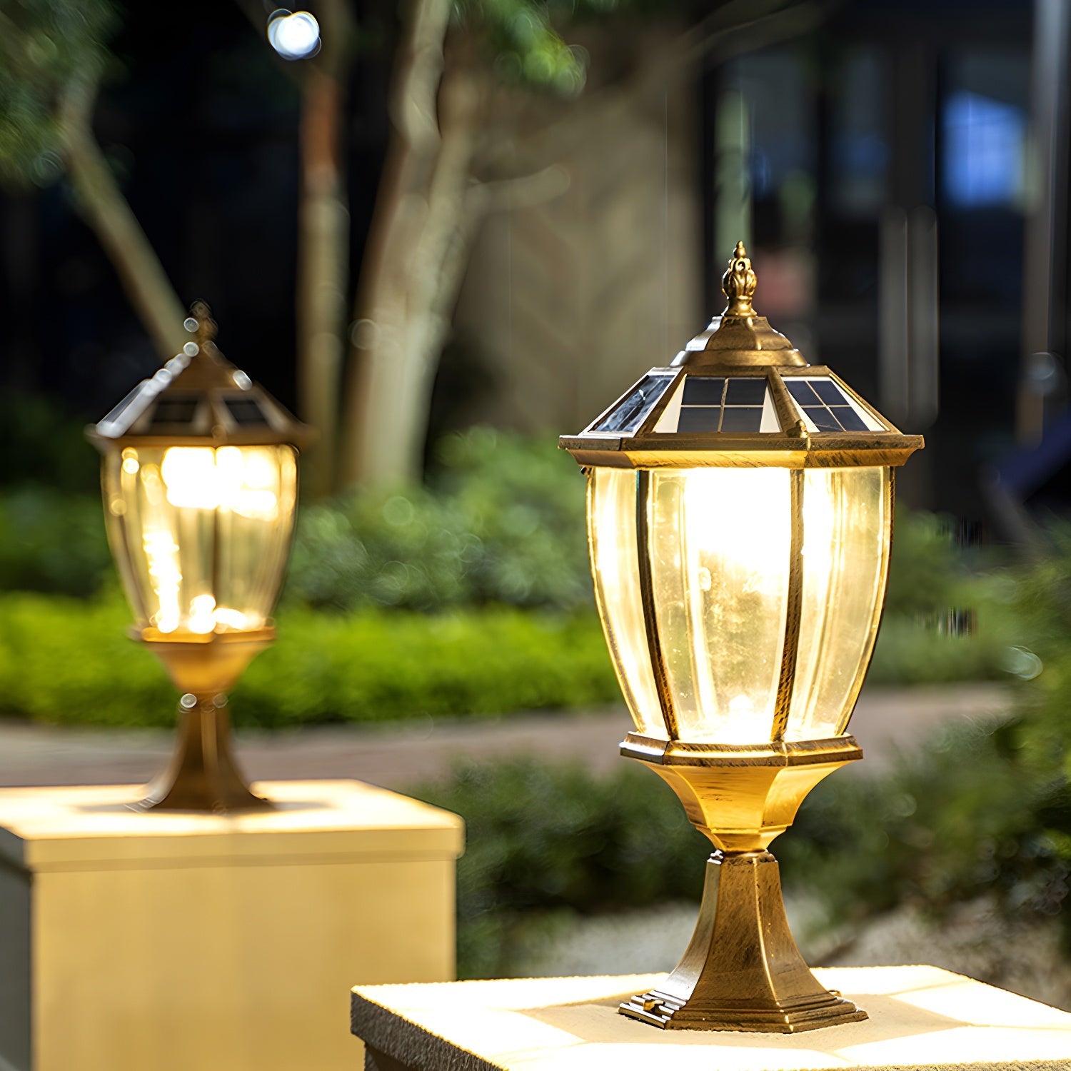 Classic Solar Coach Lantern