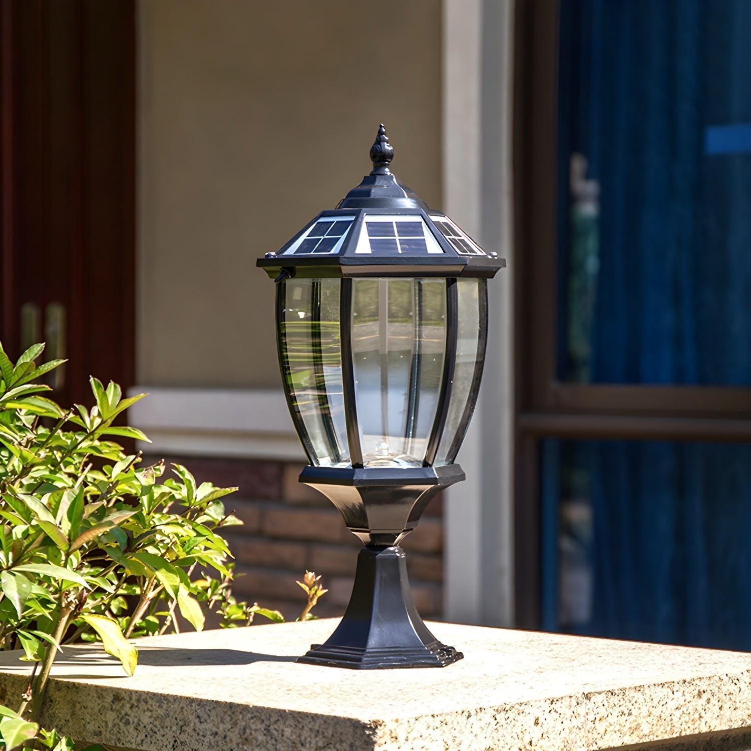 Classic Solar Coach Lantern