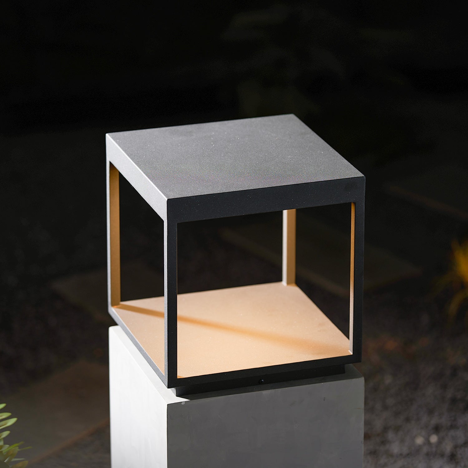 Four Sided Pillar Post Lantern