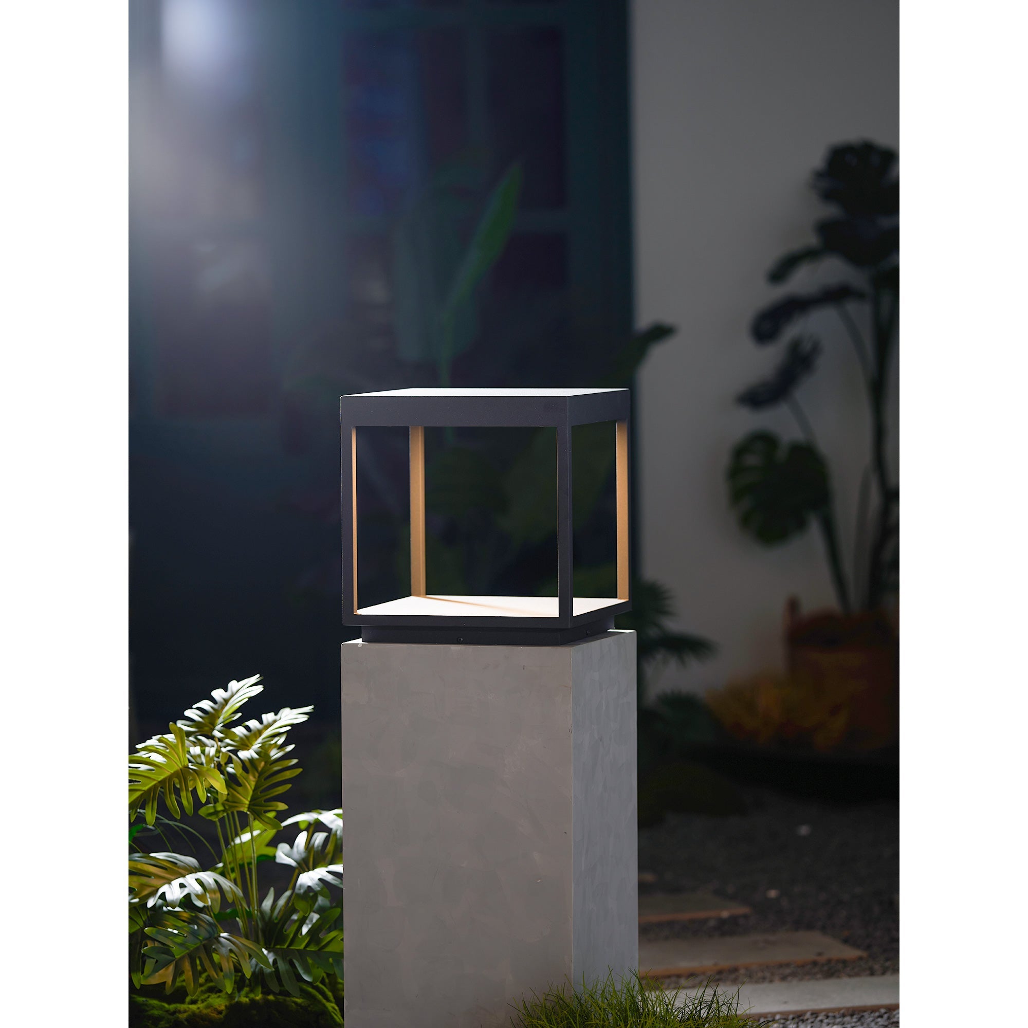 Four Sided Pillar Post Lantern