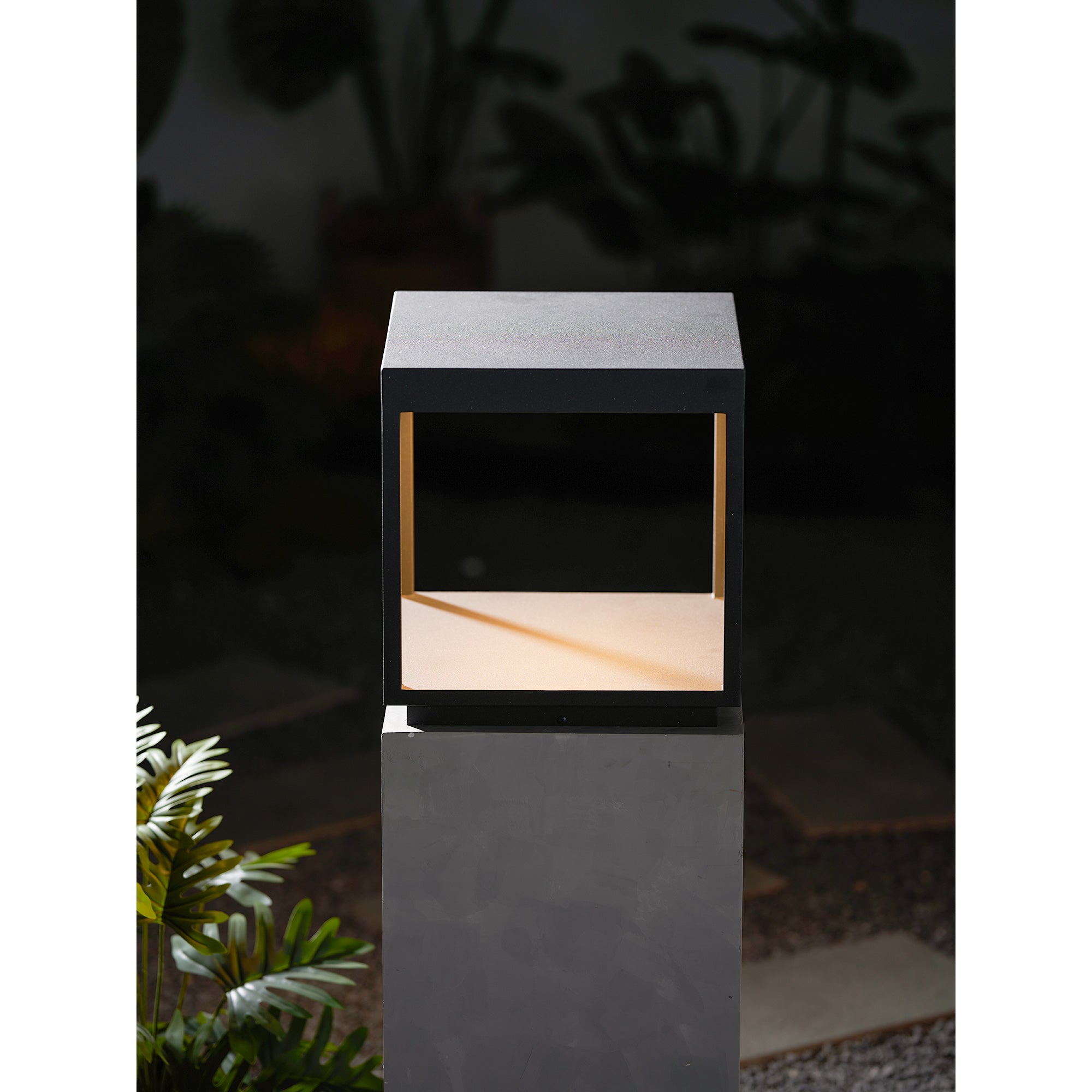 Four Sided Pillar Post Lantern