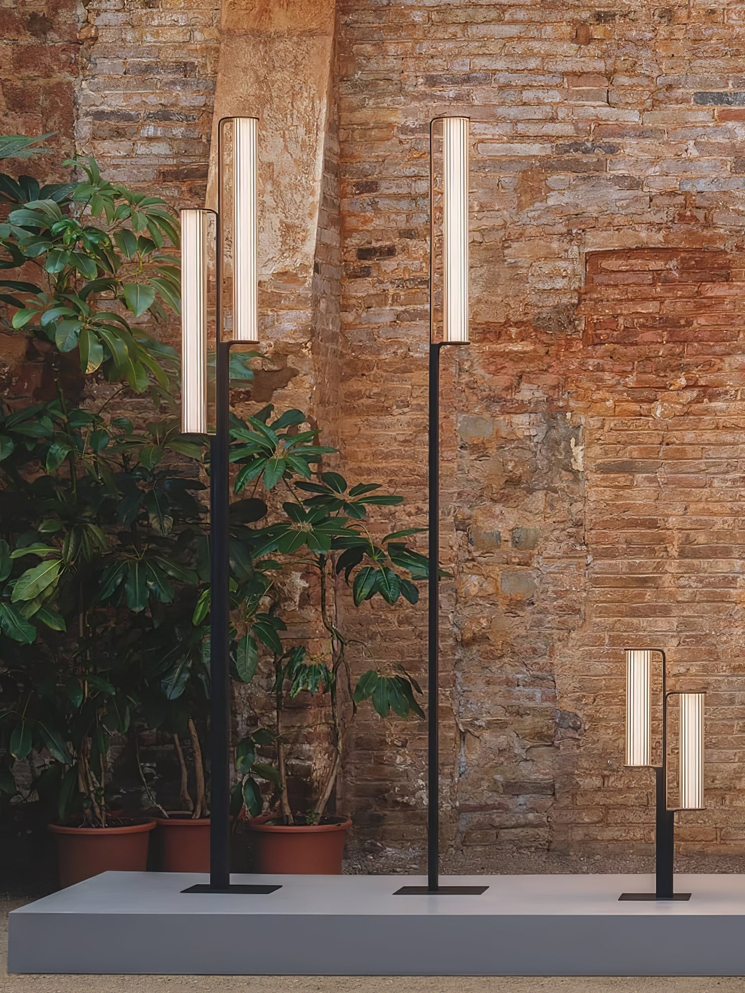 Lumina Post Lamp